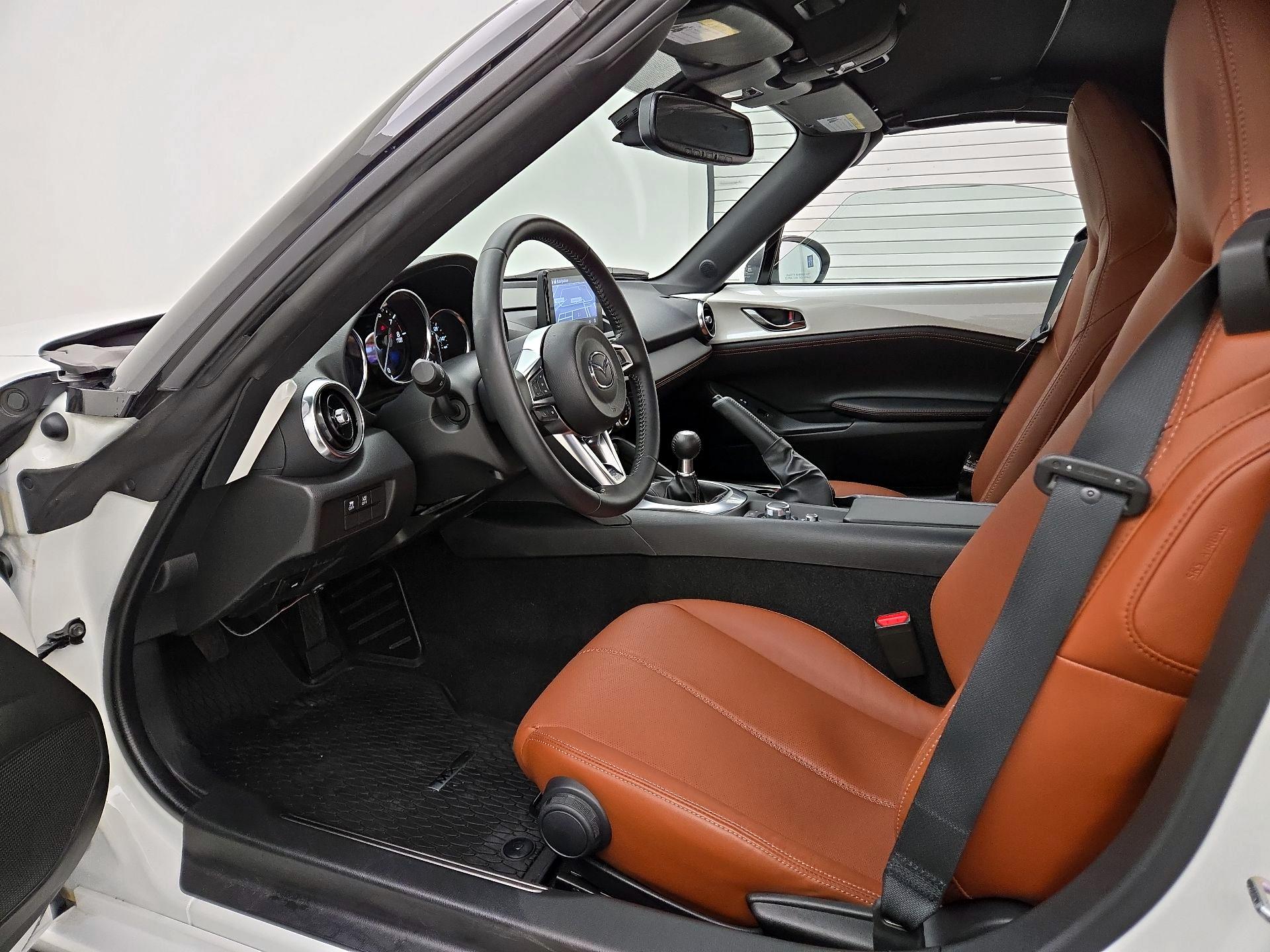 Thumbnail: 2022 Mazda MX-5 Miata - 11