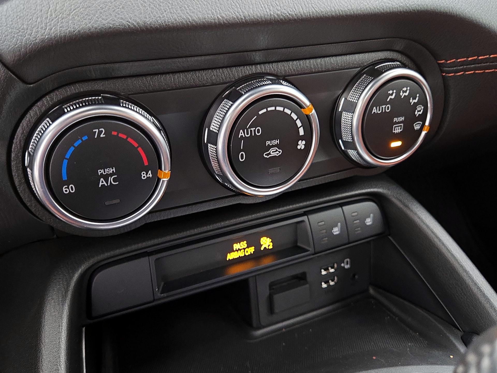 Thumbnail: 2022 Mazda MX-5 Miata - 17