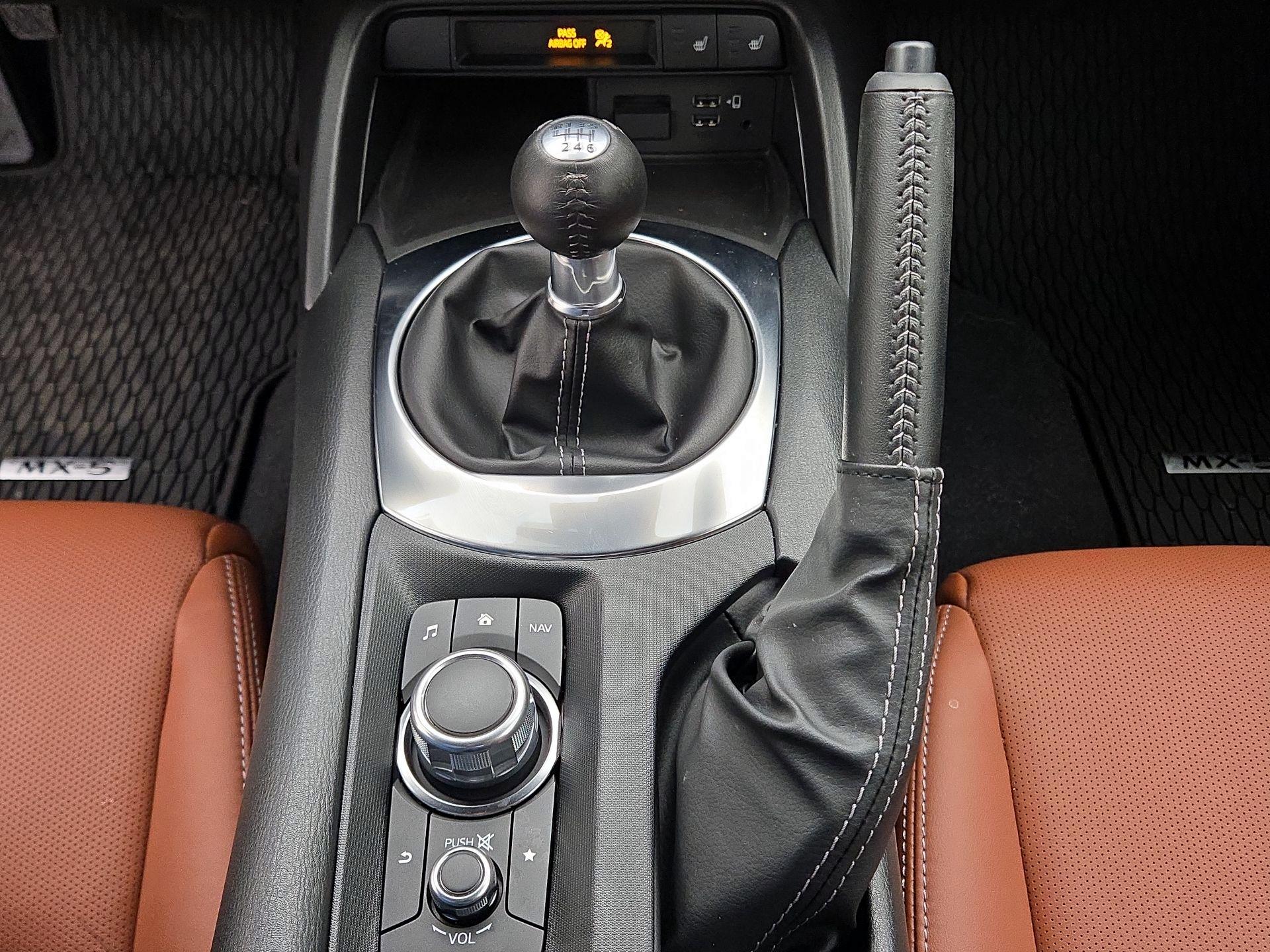 Thumbnail: 2022 Mazda MX-5 Miata - 18