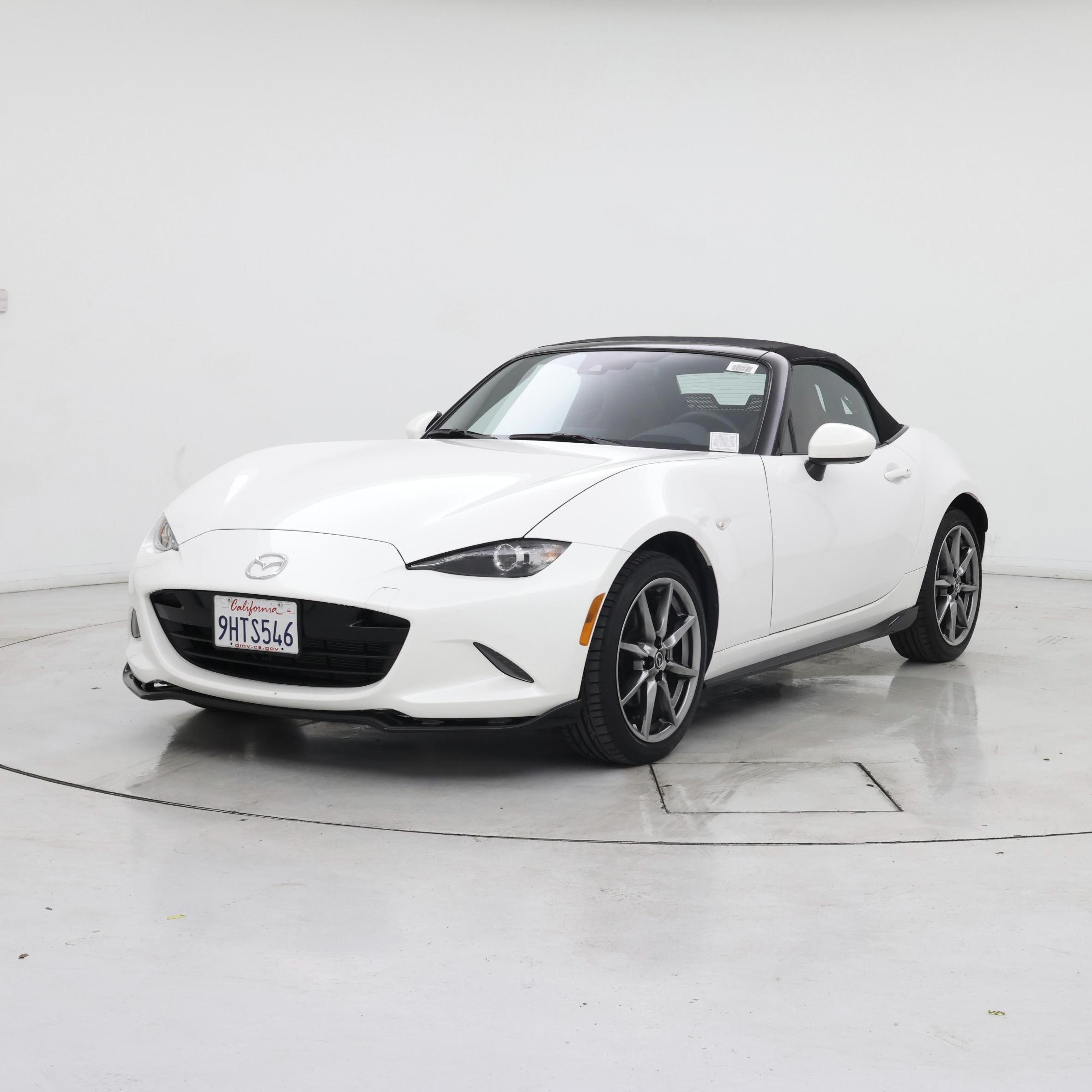 Thumbnail: 2022 Mazda MX-5 Miata - 4