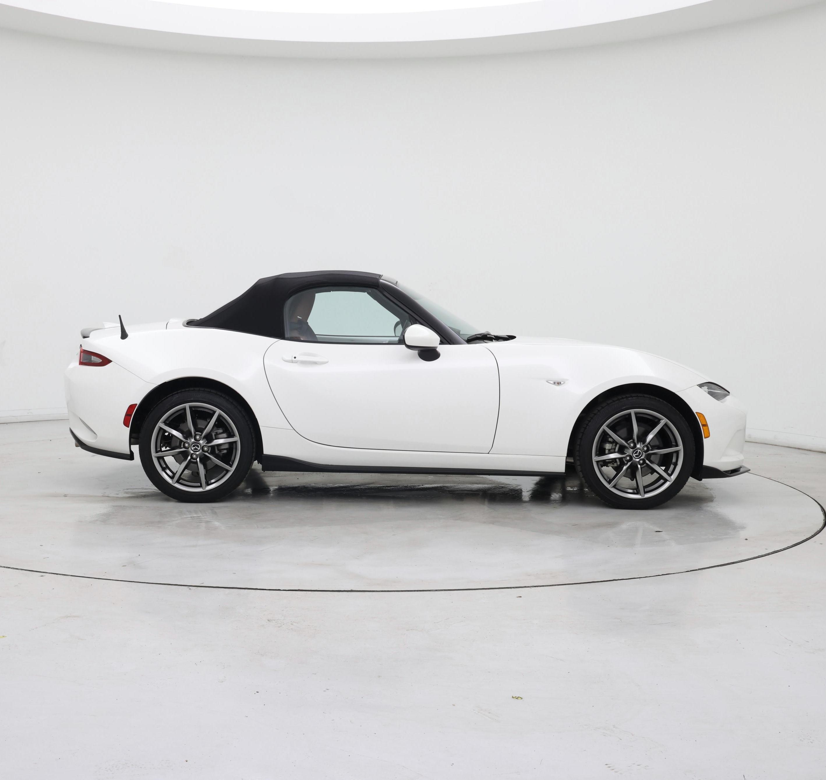 Thumbnail: 2022 Mazda MX-5 Miata - 7