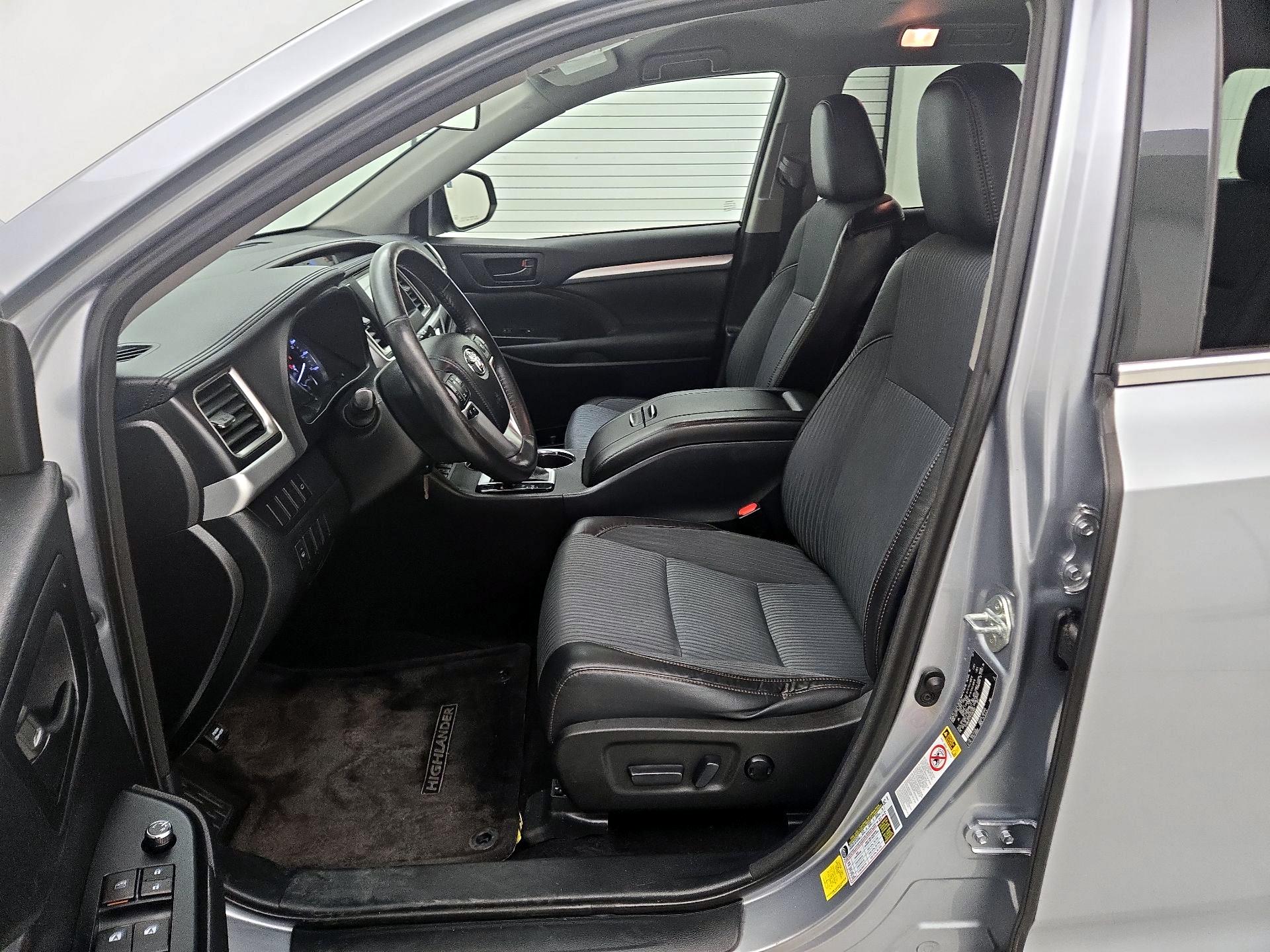 Thumbnail: 2015 Toyota Highlander - 11