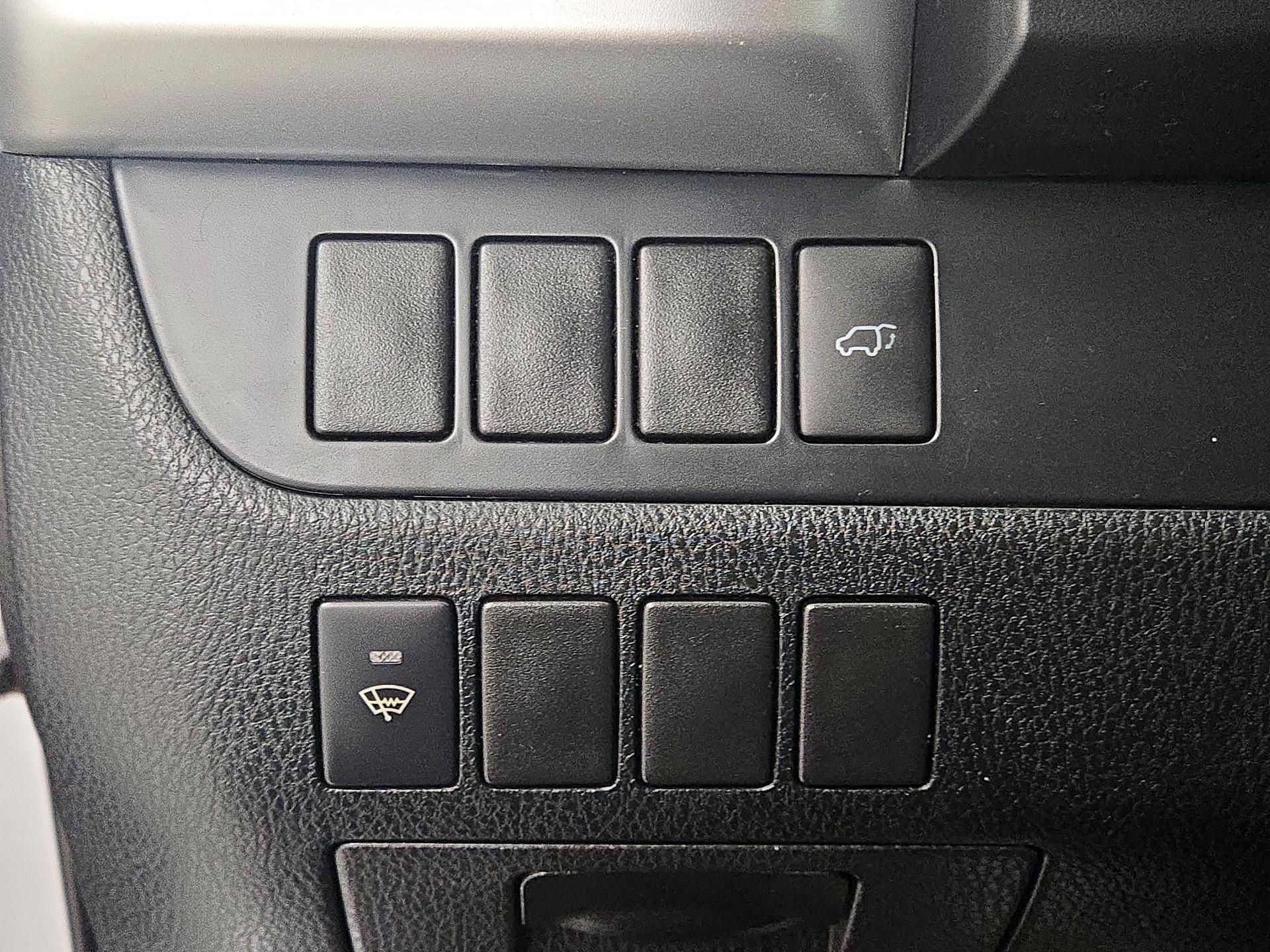 Thumbnail: 2015 Toyota Highlander - 13