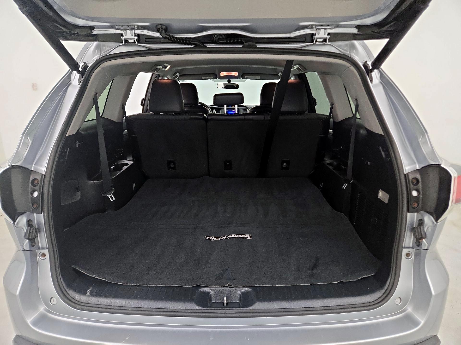 Thumbnail: 2015 Toyota Highlander - 20