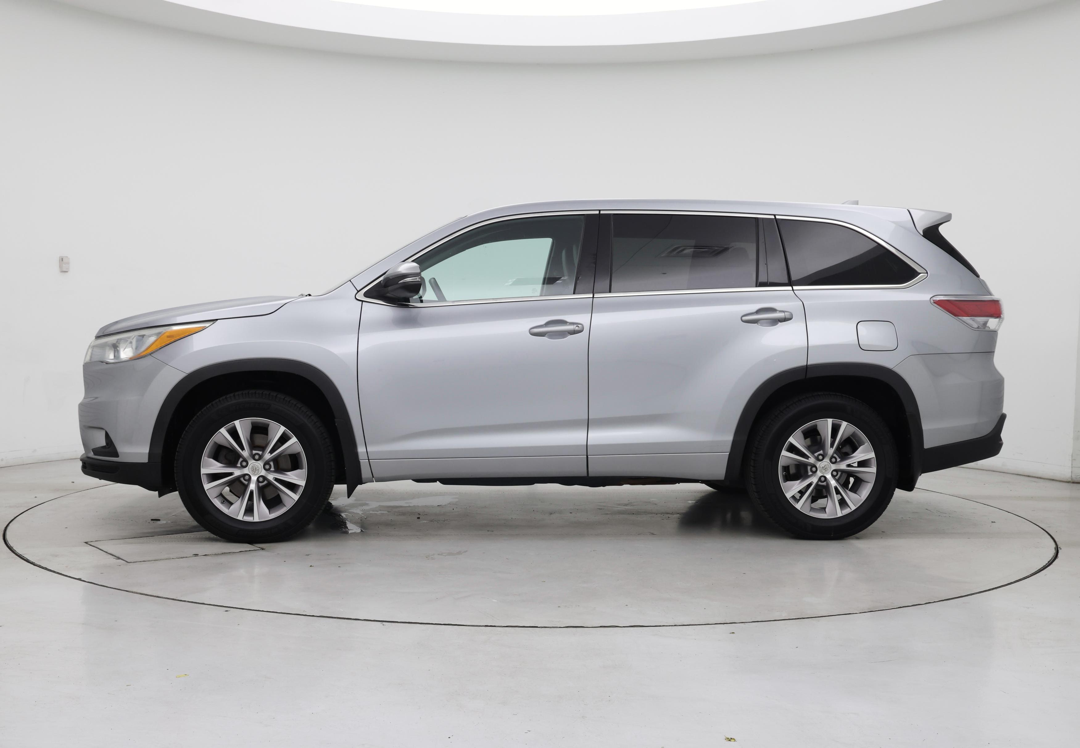 Thumbnail: 2015 Toyota Highlander - 3