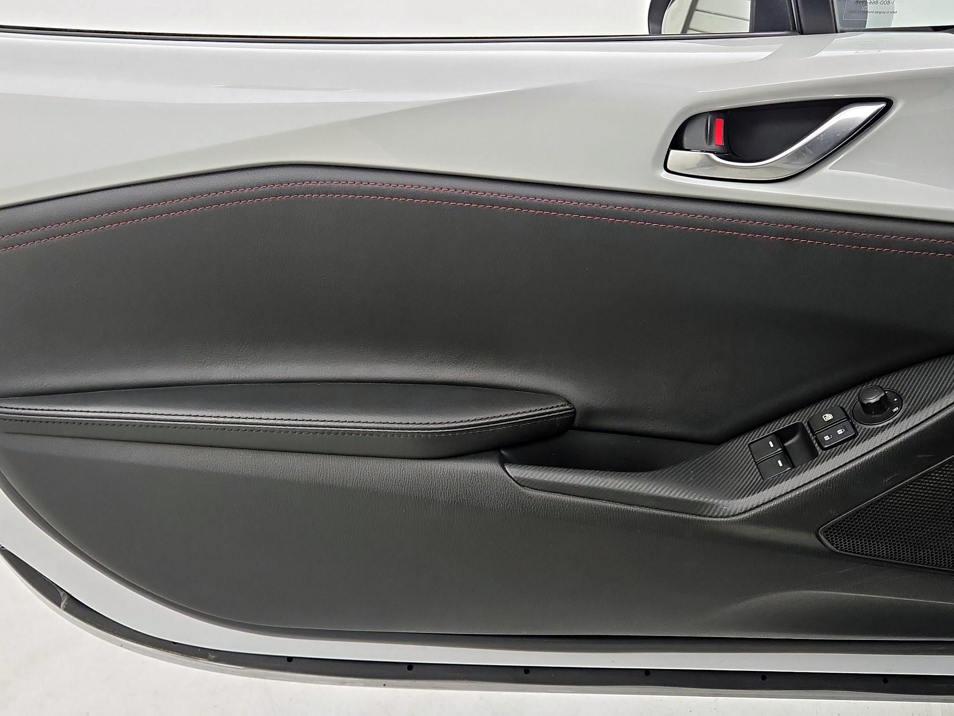 Thumbnail: 2019 Mazda MX-5 Miata - 12