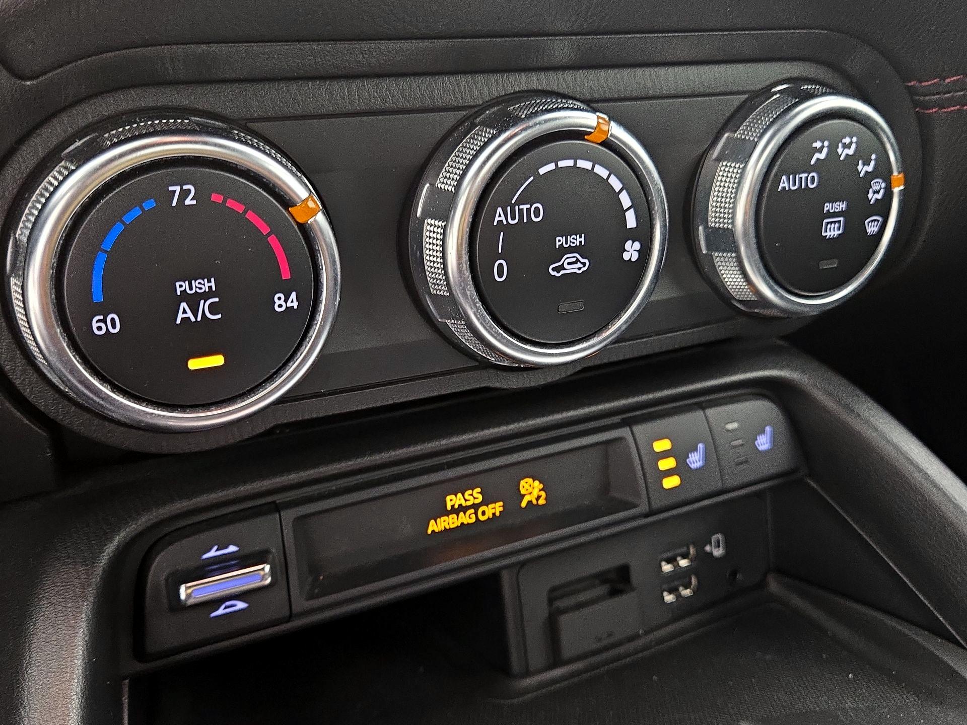 Thumbnail: 2019 Mazda MX-5 Miata - 17