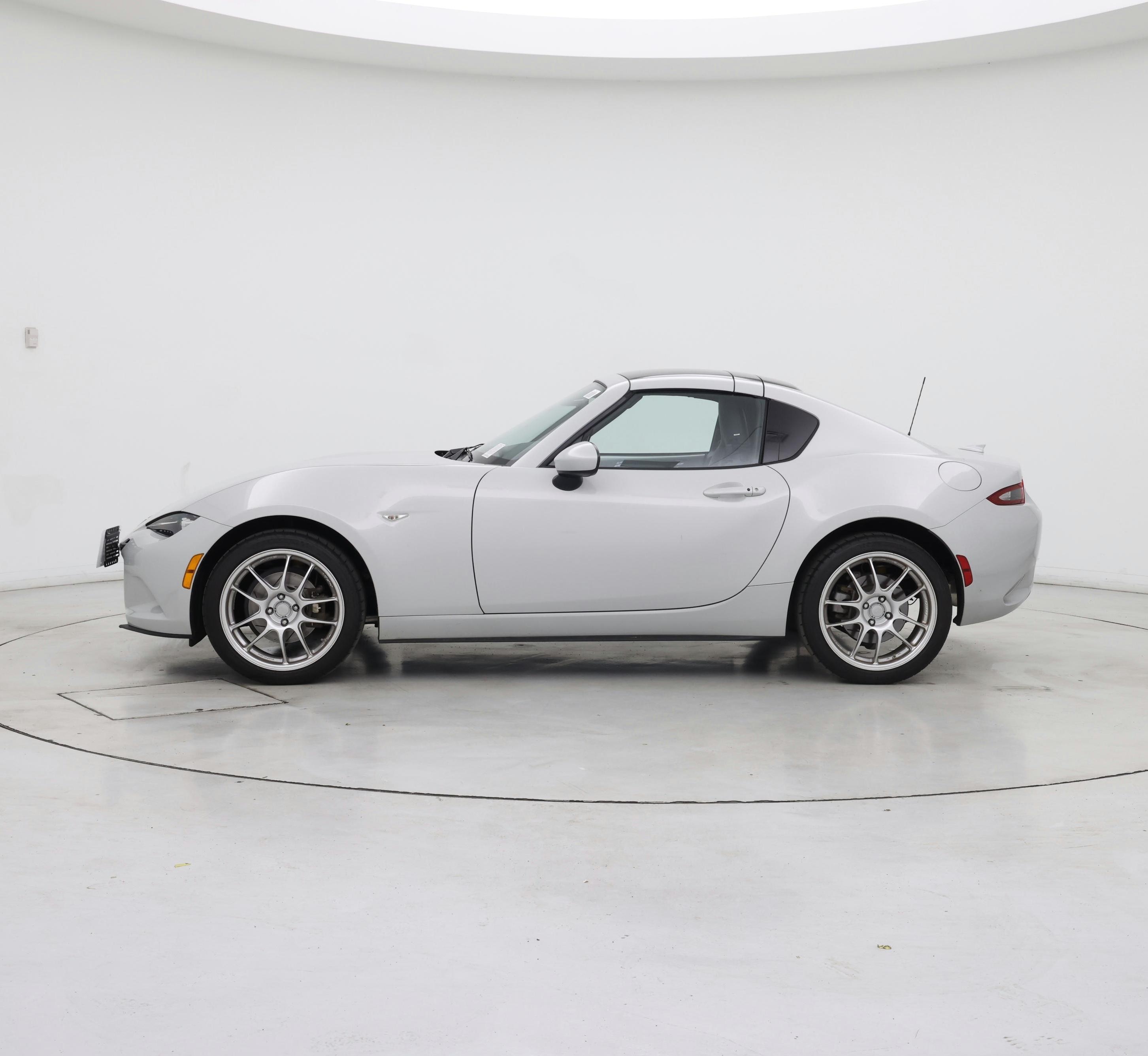 Thumbnail: 2019 Mazda MX-5 Miata - 3