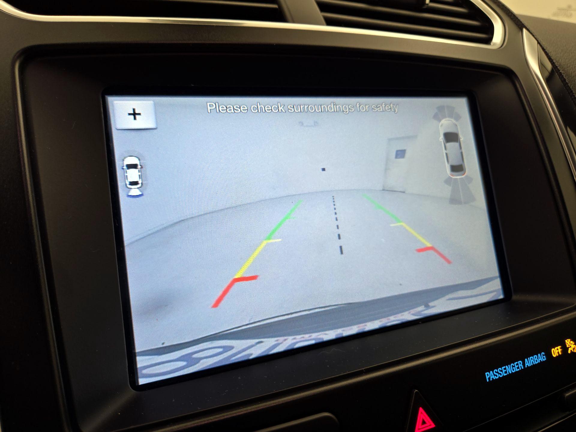 Thumbnail: 2019 Ford Explorer - 15