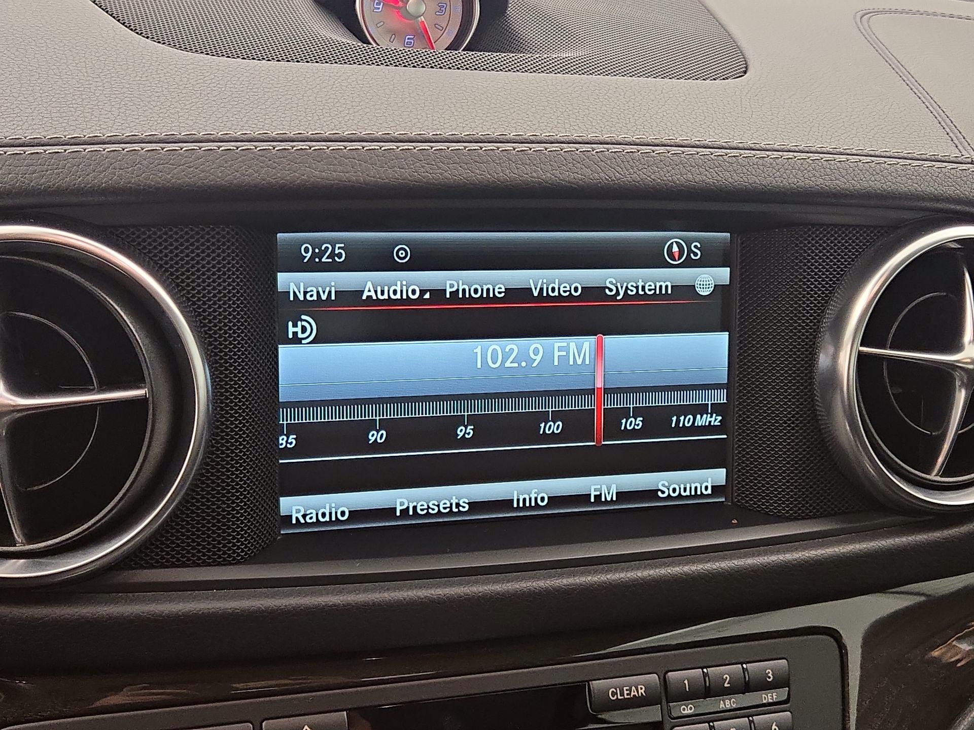 Thumbnail: 2015 Mercedes-Benz SL-Class - 16