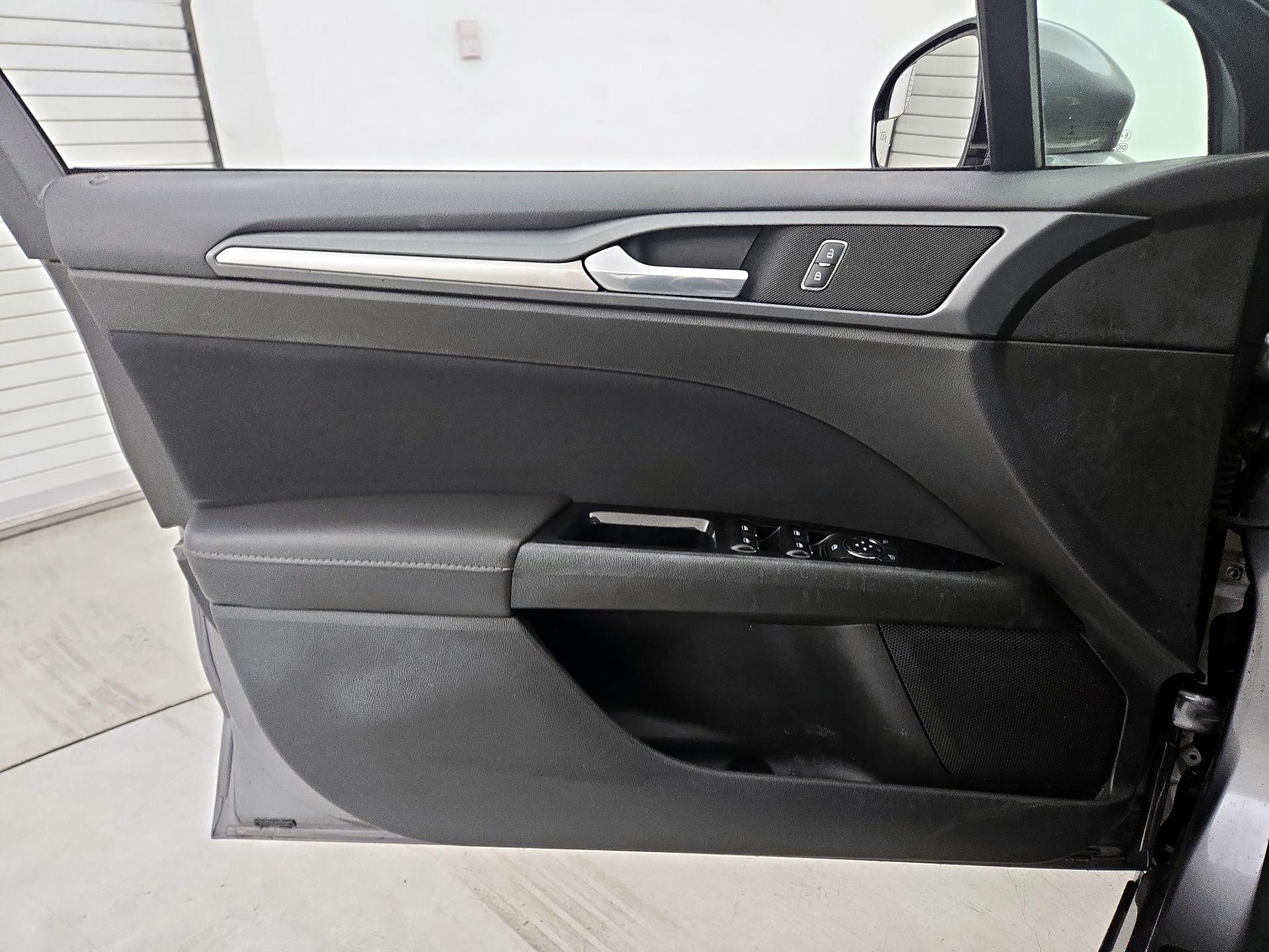 Thumbnail: 2014 Ford Fusion - 12