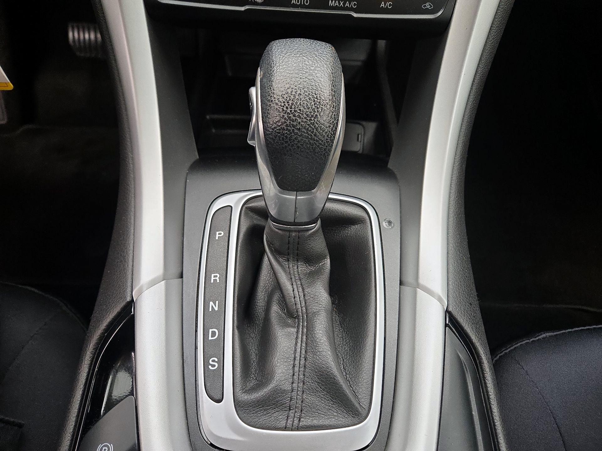 Thumbnail: 2014 Ford Fusion - 18