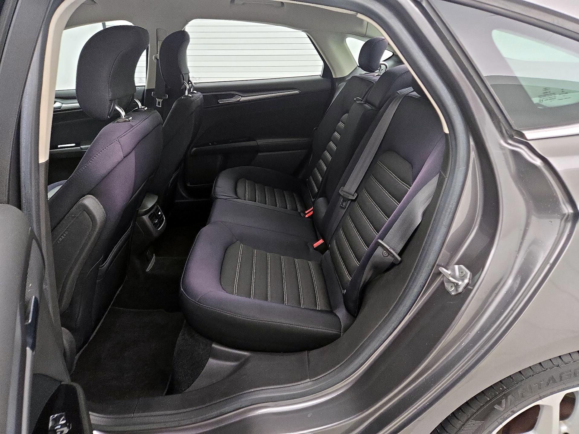 Thumbnail: 2014 Ford Fusion - 20