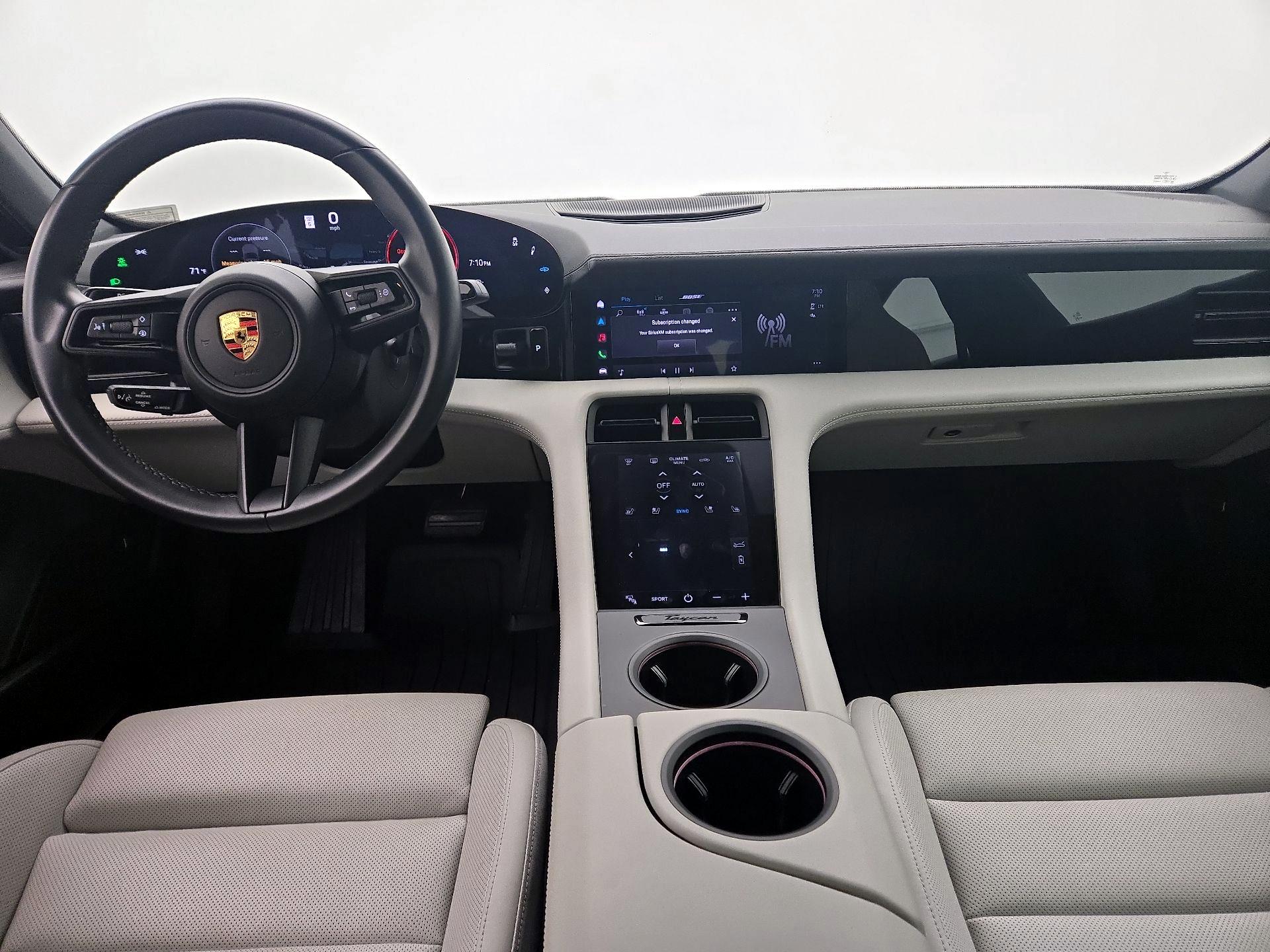 Thumbnail: 2021 Porsche Taycan - 9