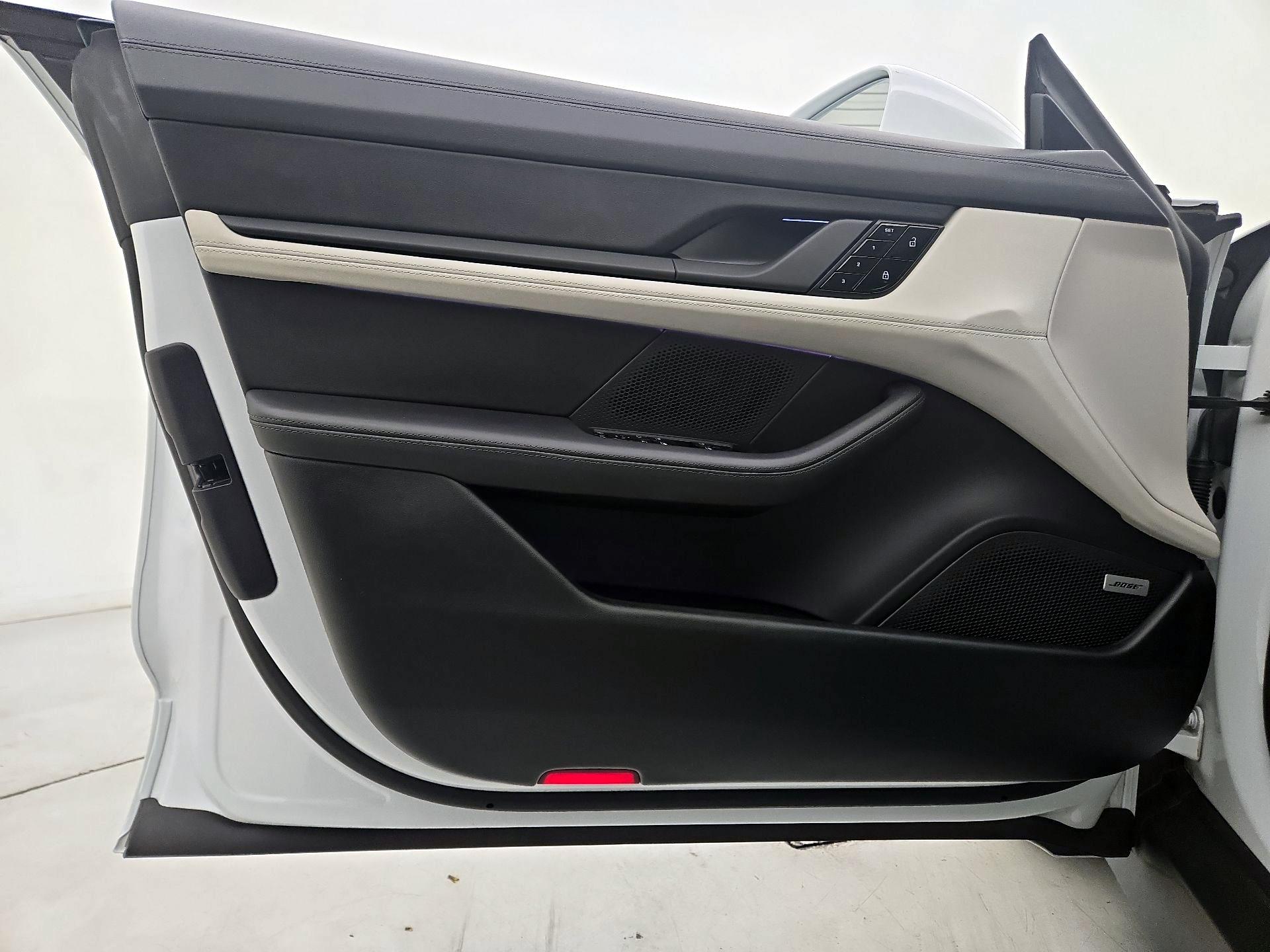 Thumbnail: 2021 Porsche Taycan - 12