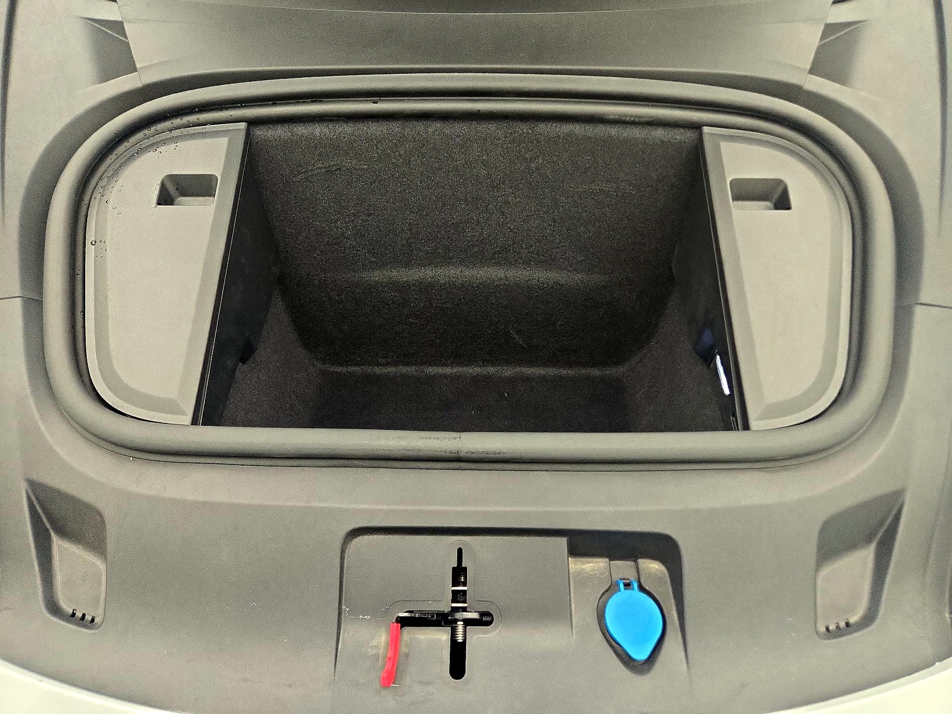 Thumbnail: 2021 Porsche Taycan - 19