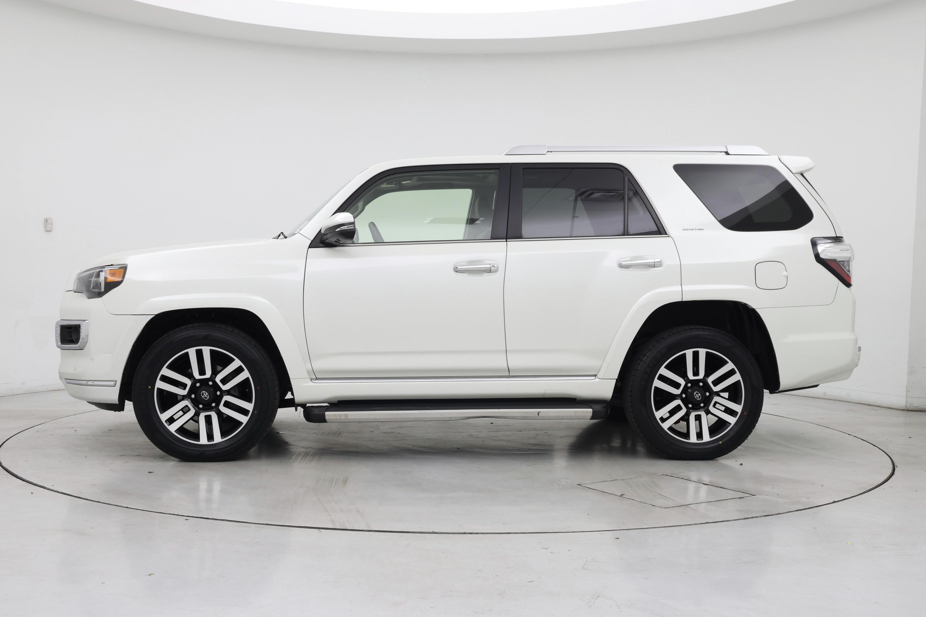 Thumbnail: 2022 Toyota 4Runner - 3