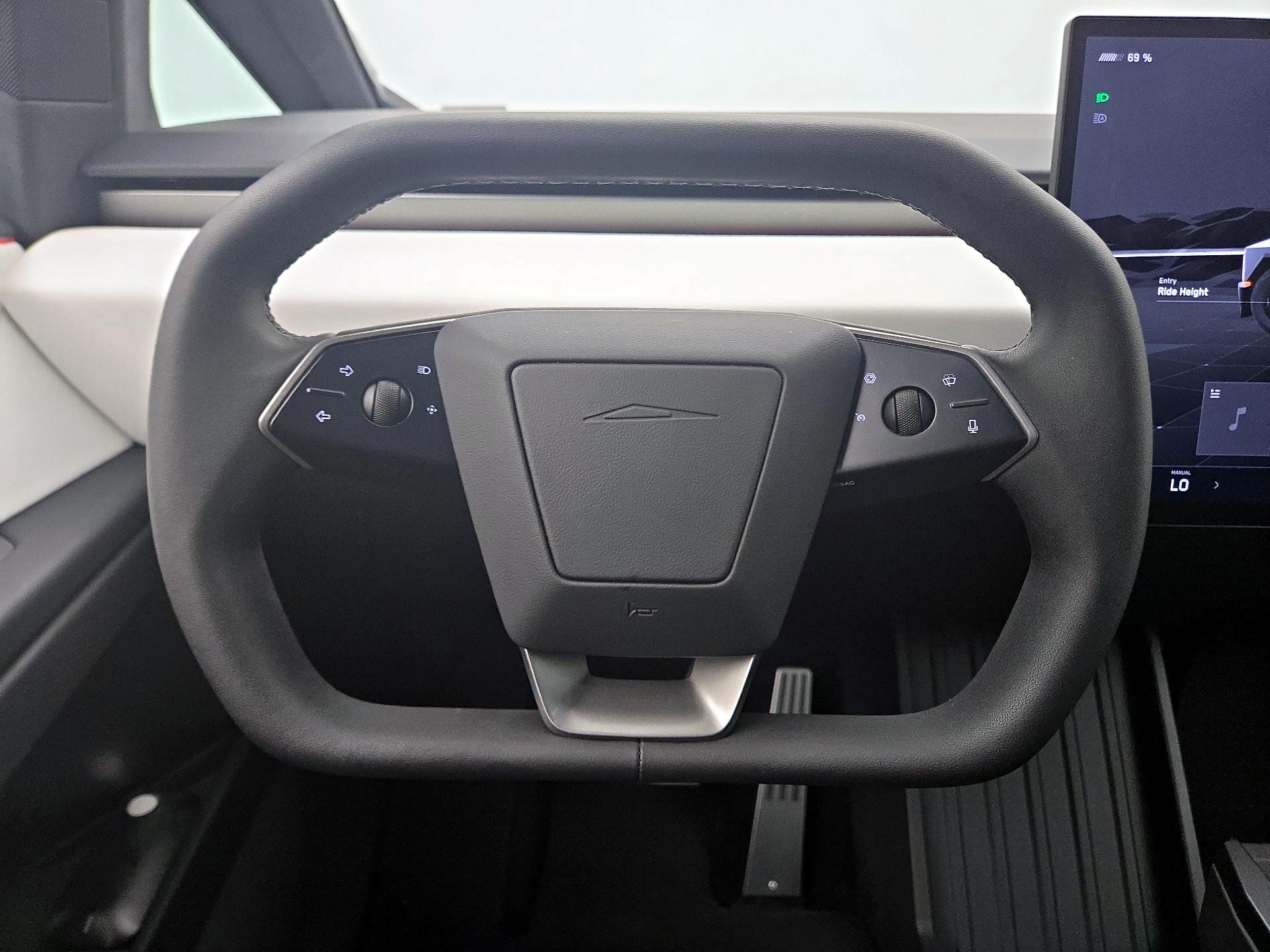 Thumbnail: 2025 Tesla Cybertruck - 10