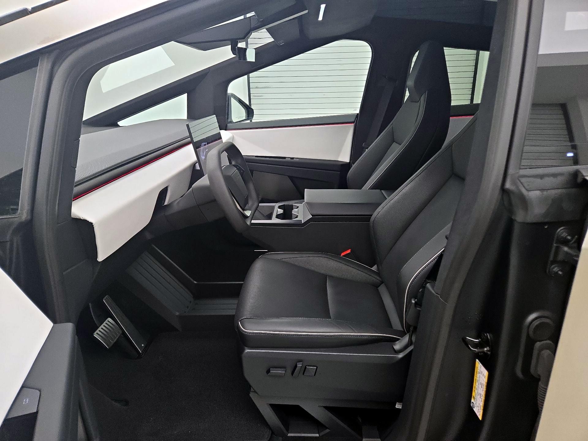 Thumbnail: 2025 Tesla Cybertruck - 11