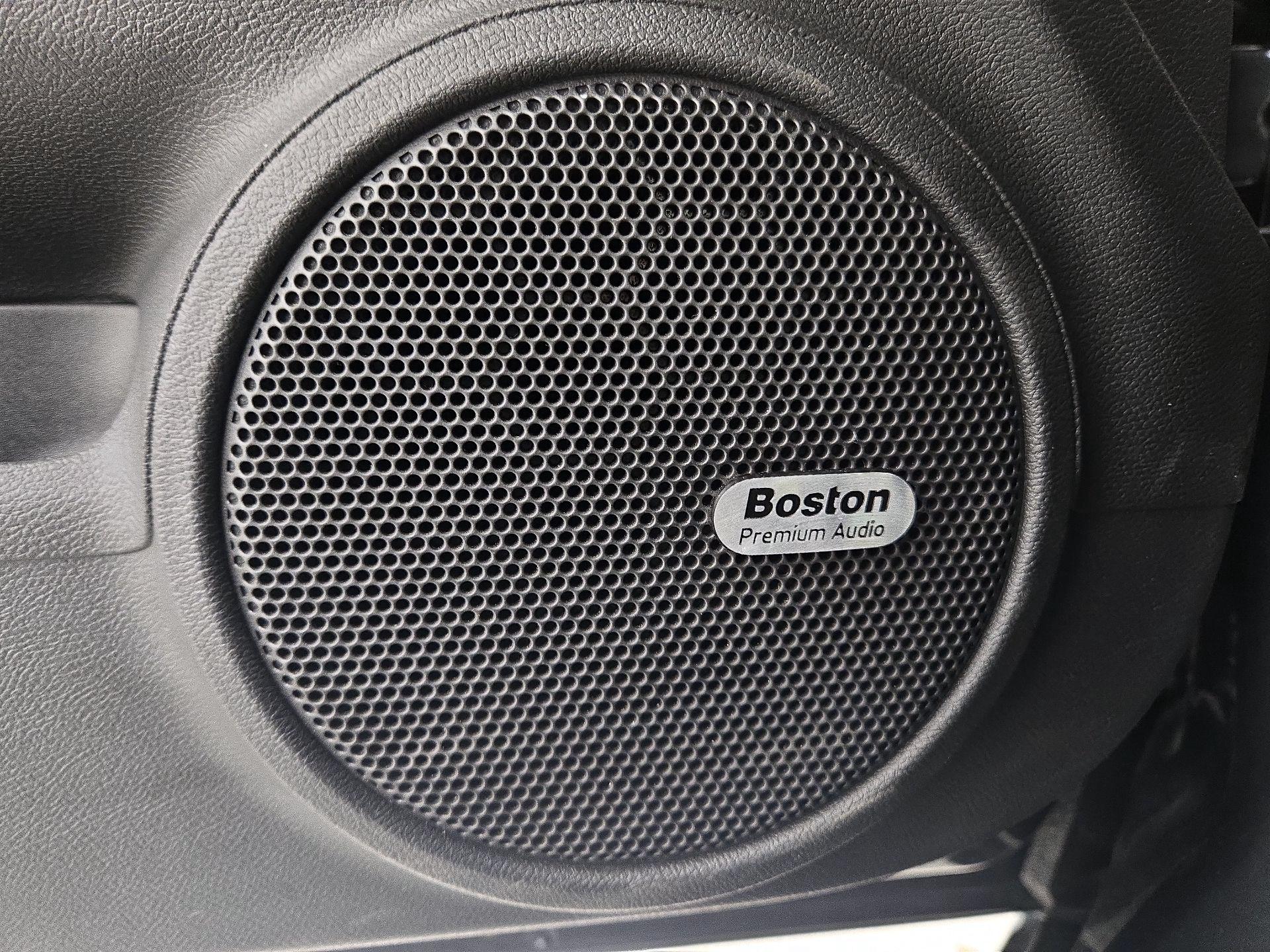 Thumbnail: 2014 Chevrolet Camaro - 20