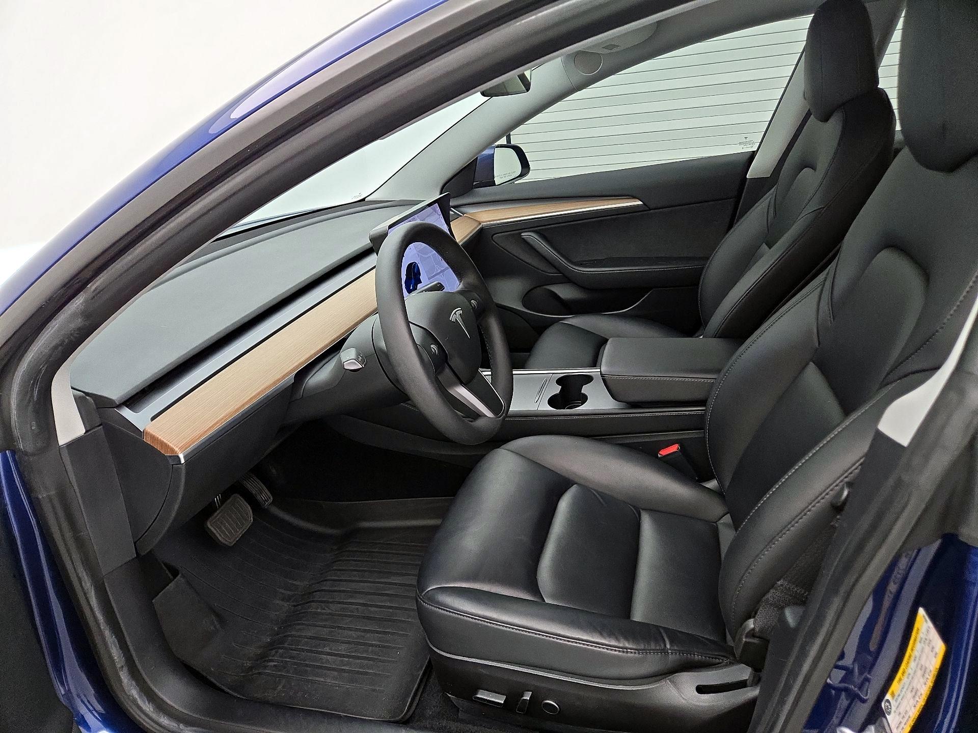 Thumbnail: 2021 Tesla Model 3 - 11