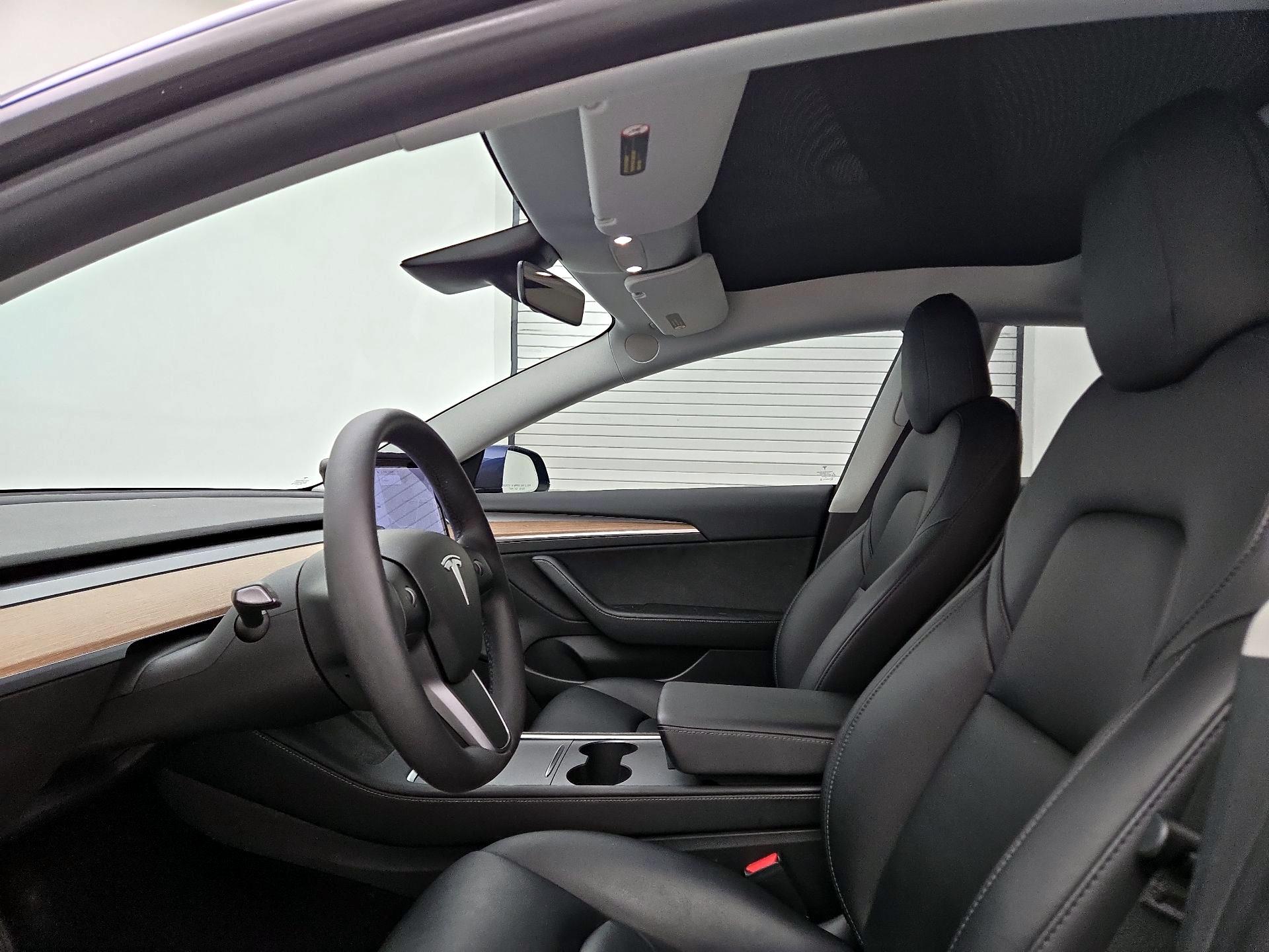 Thumbnail: 2021 Tesla Model 3 - 19