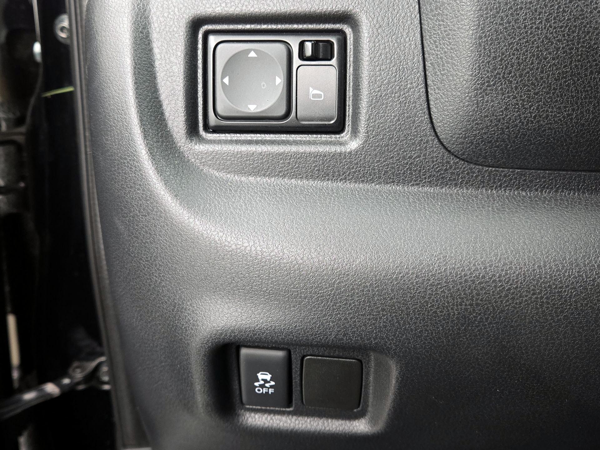 Thumbnail: 2015 Nissan Versa - 13