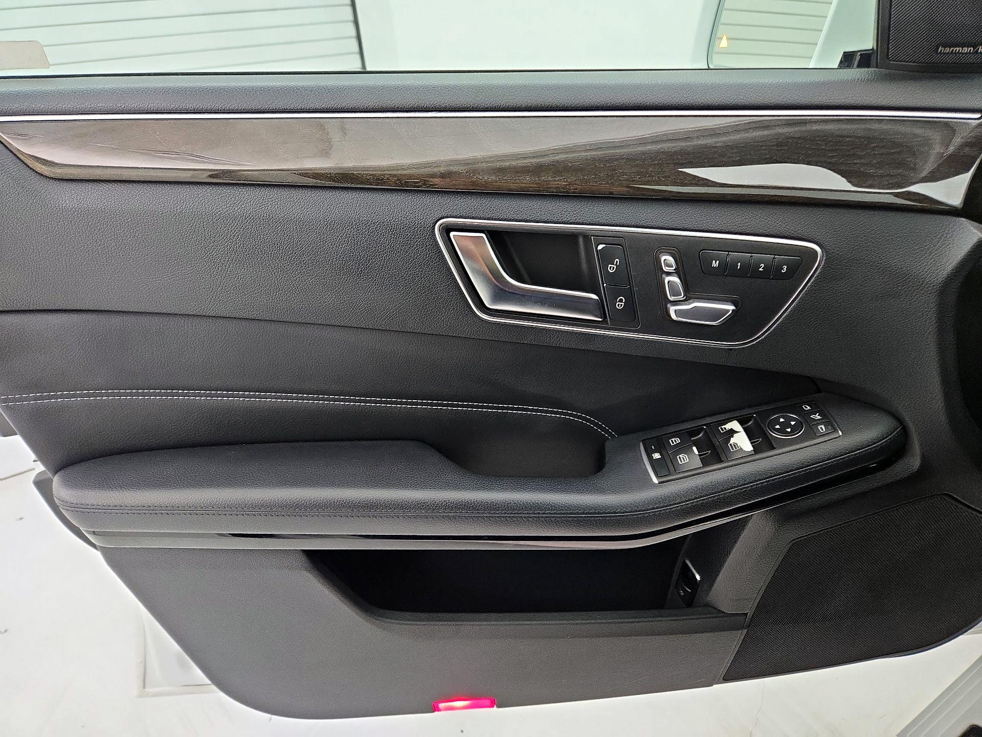 Thumbnail: 2015 Mercedes-Benz E-Class - 12