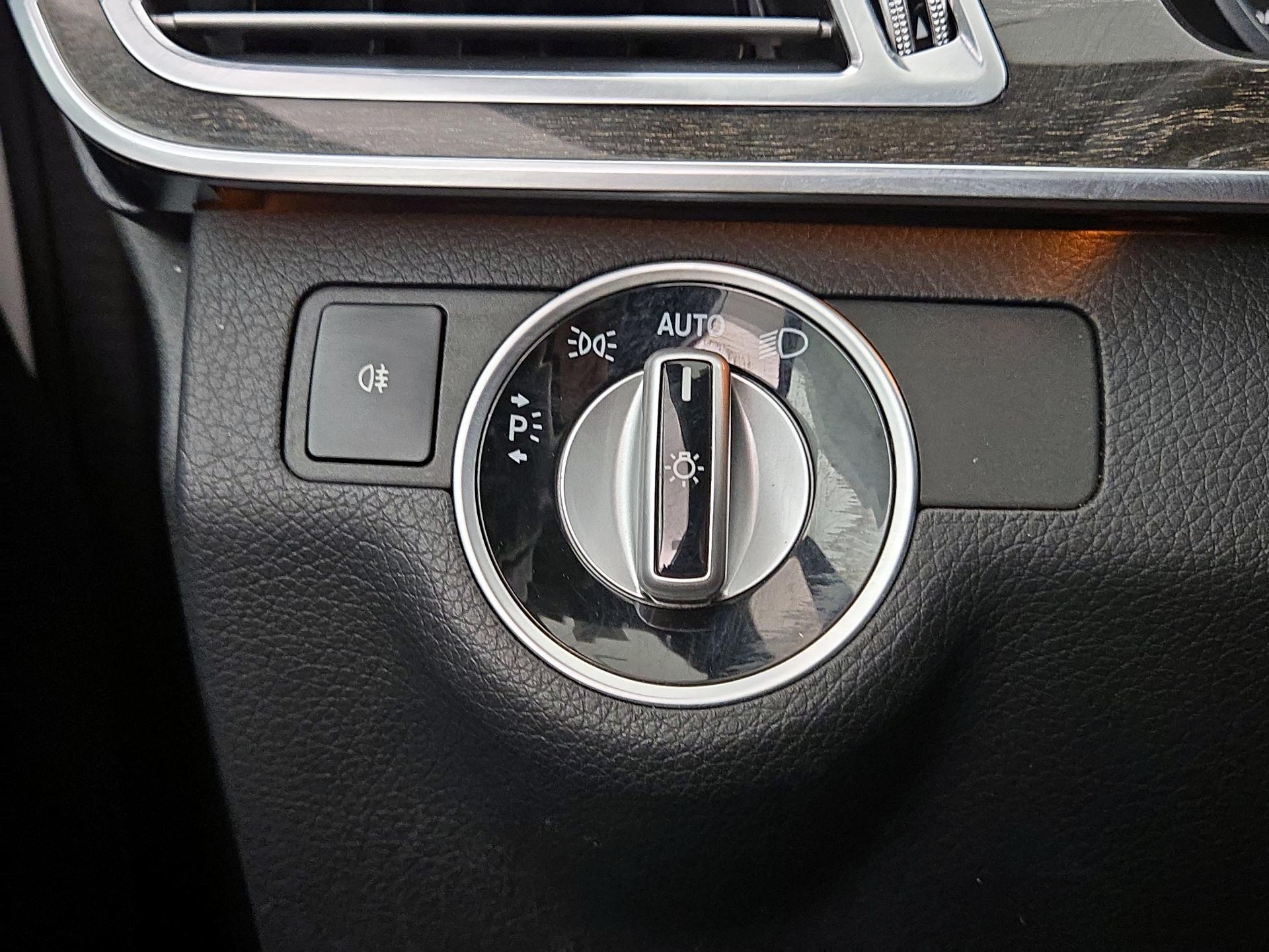 Thumbnail: 2015 Mercedes-Benz E-Class - 13