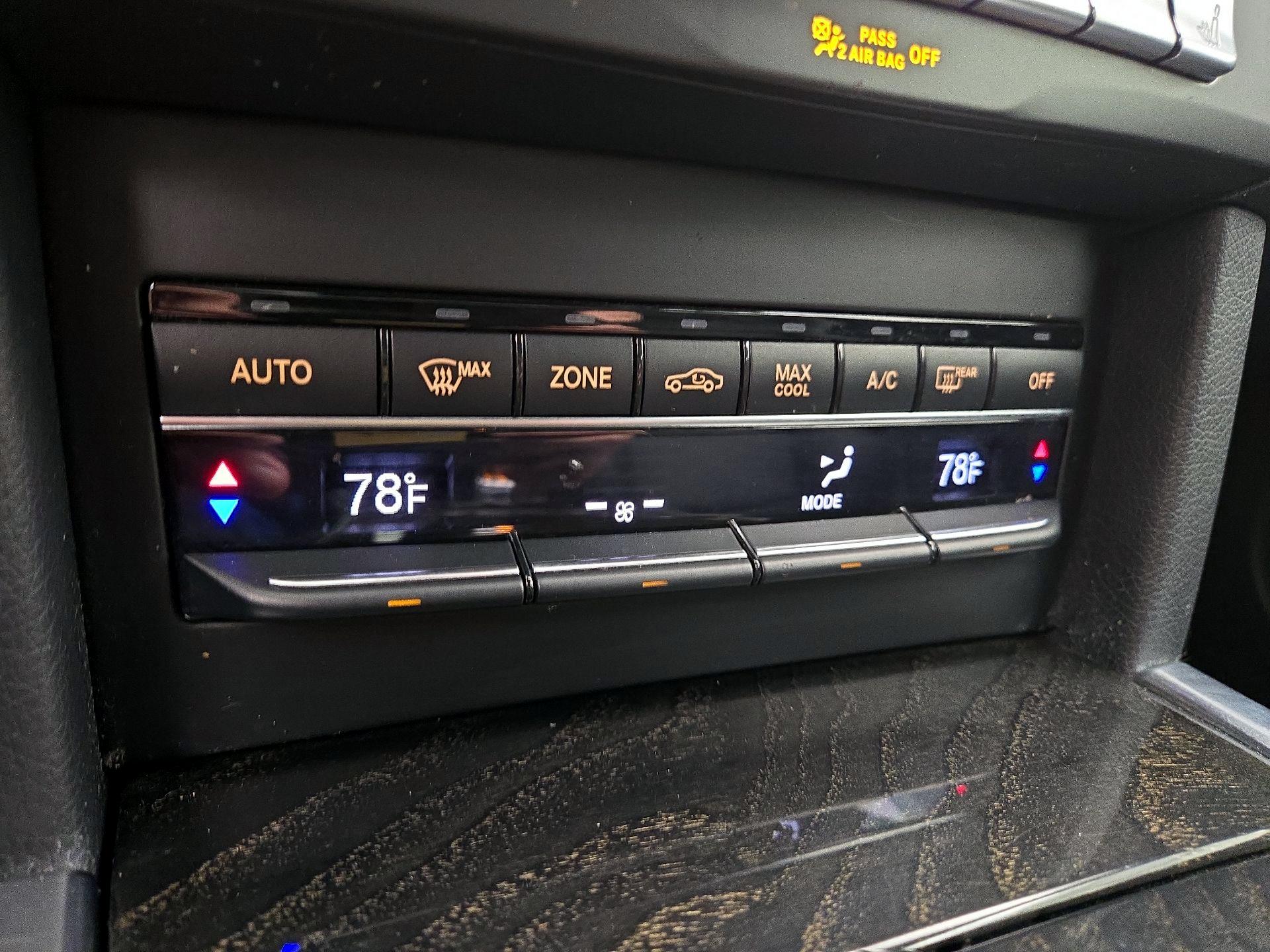 Thumbnail: 2015 Mercedes-Benz E-Class - 17