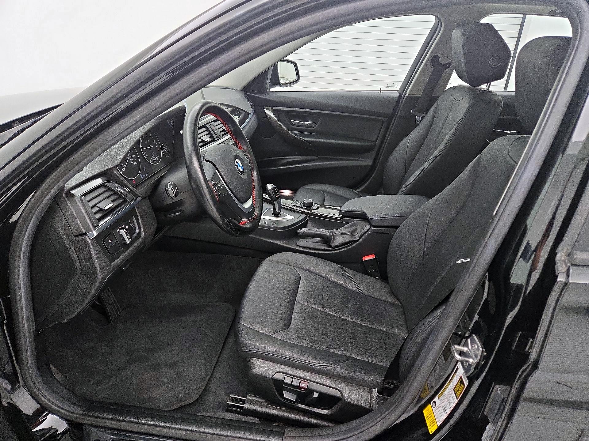 Thumbnail: 2015 BMW 3 Series - 11