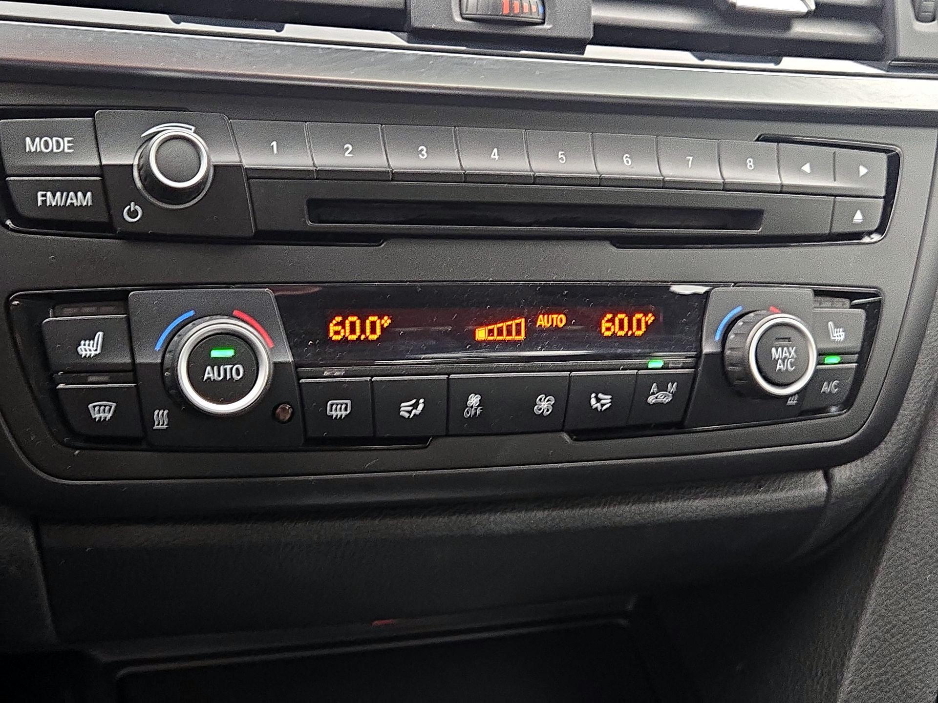 Thumbnail: 2015 BMW 3 Series - 16