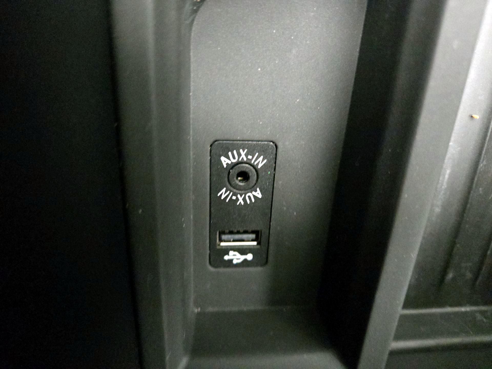 Thumbnail: 2015 BMW 3 Series - 18