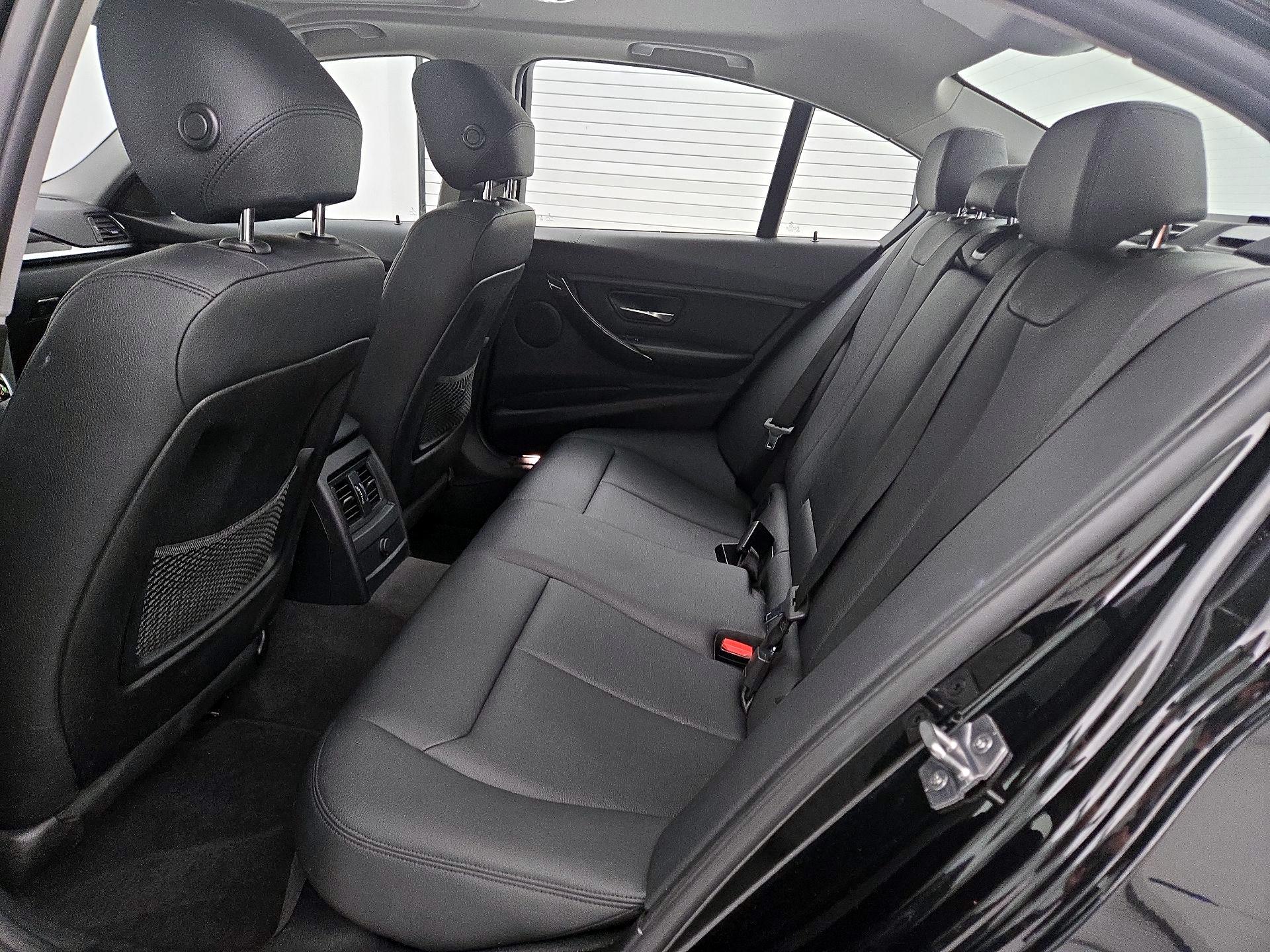 Thumbnail: 2015 BMW 3 Series - 20