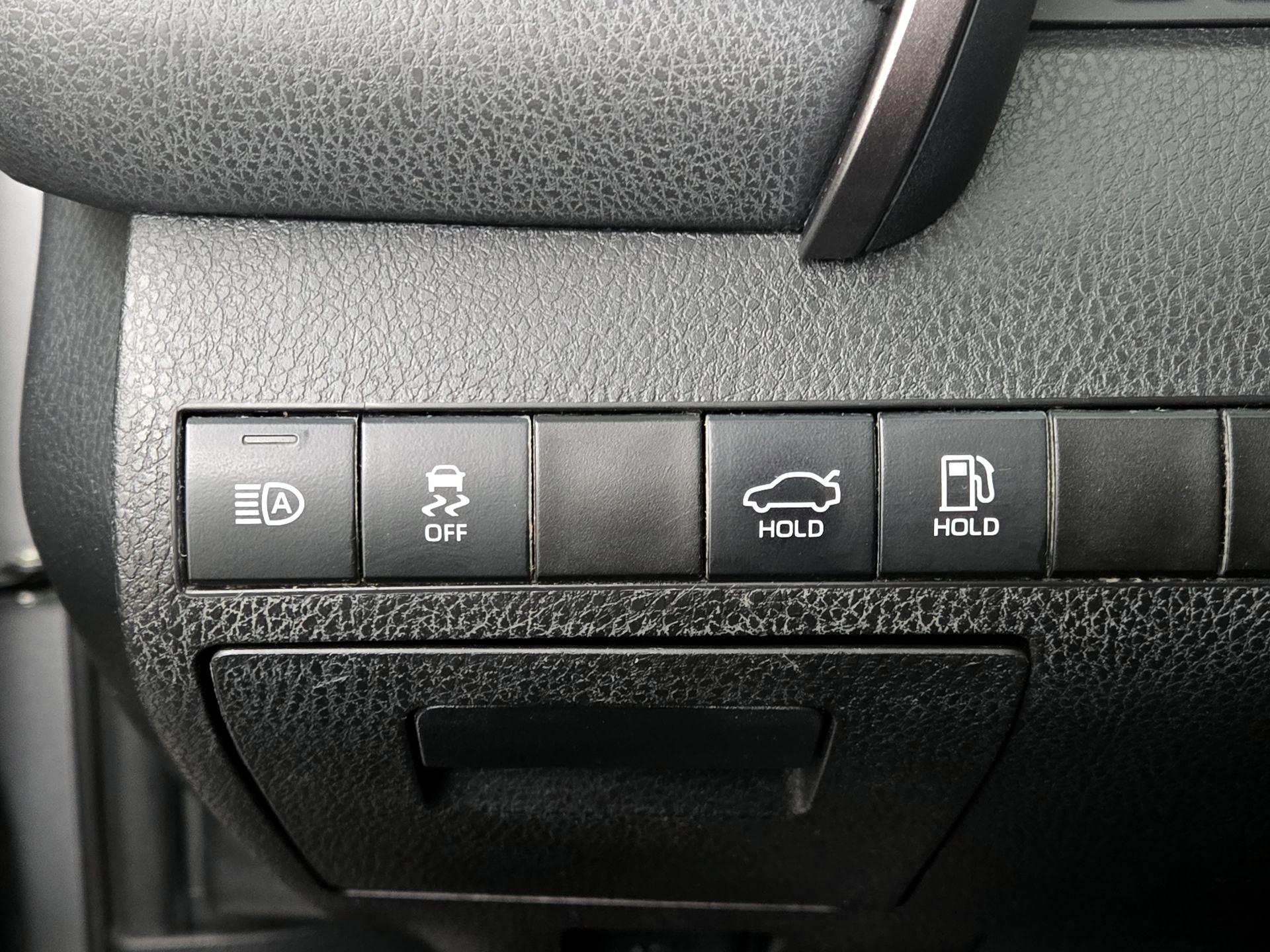 Thumbnail: 2021 Toyota Camry - 13