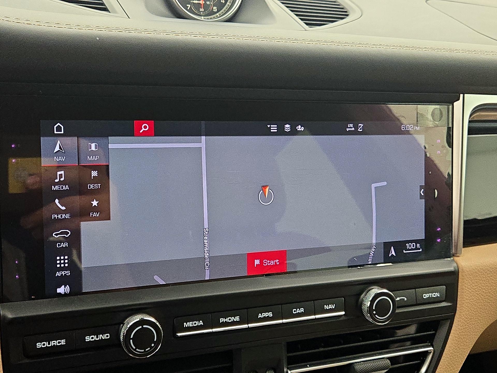 Thumbnail: 2020 Porsche Macan - 14