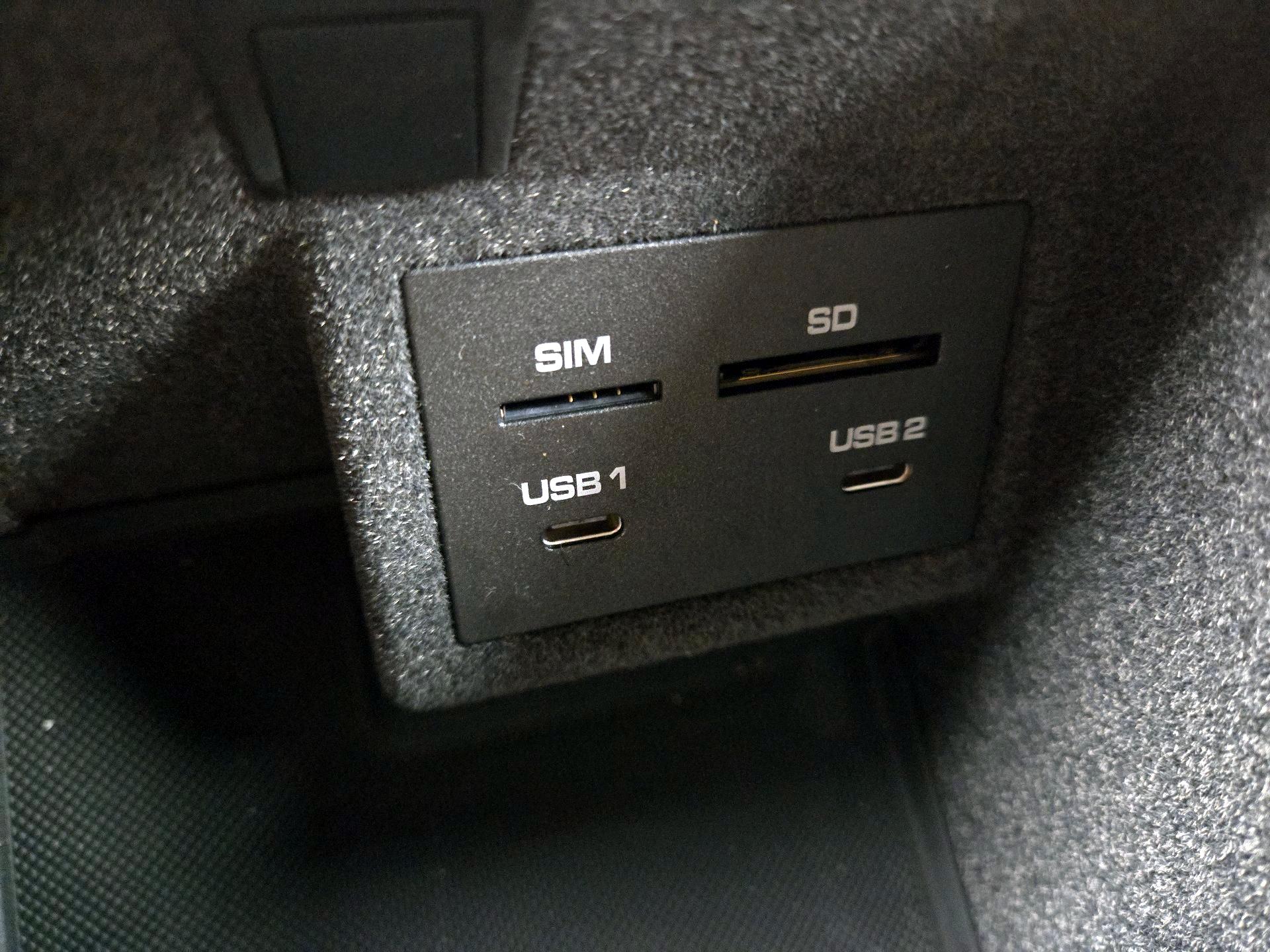 Thumbnail: 2020 Porsche Macan - 19