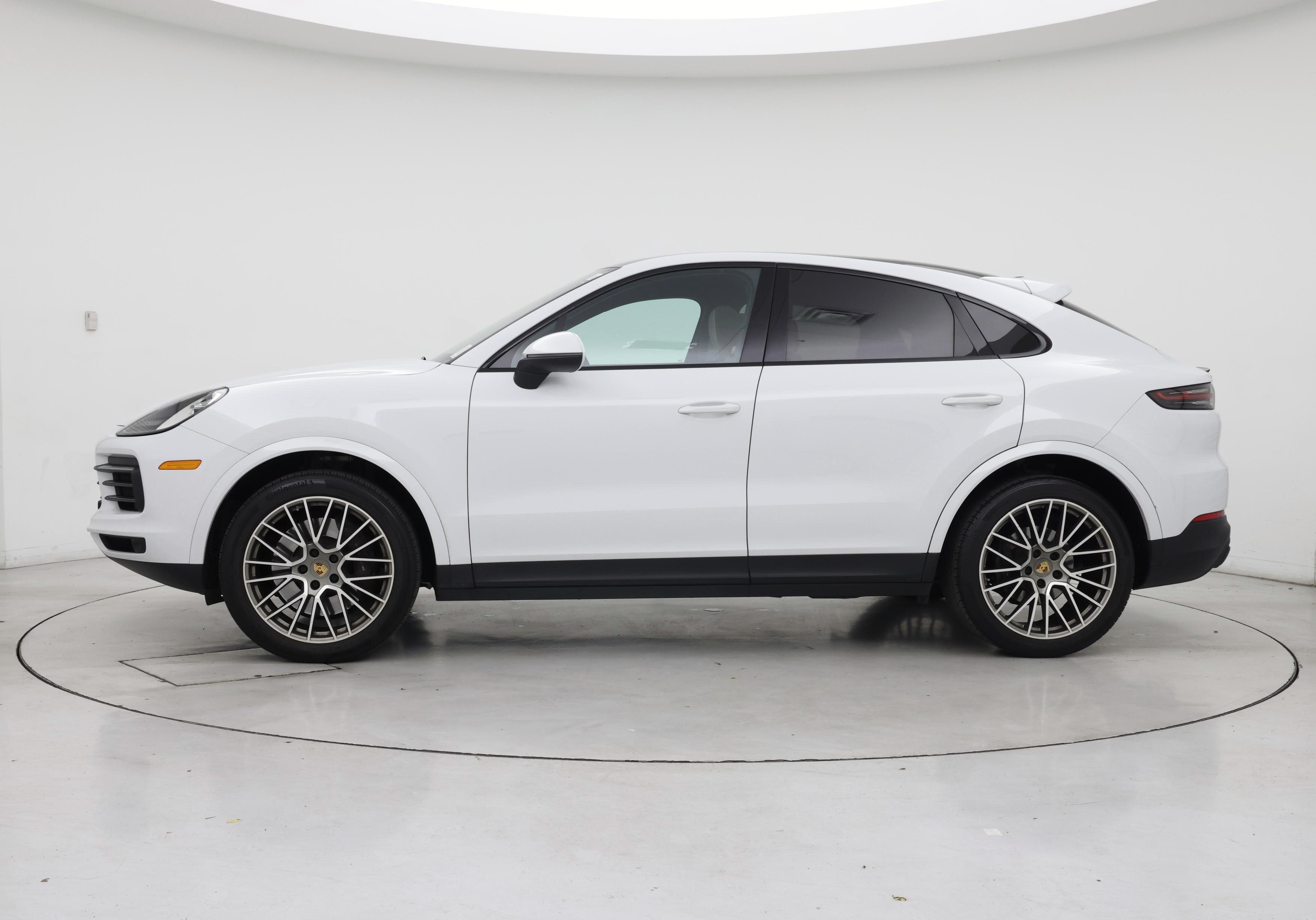 Thumbnail: 2022 Porsche Cayenne - 3