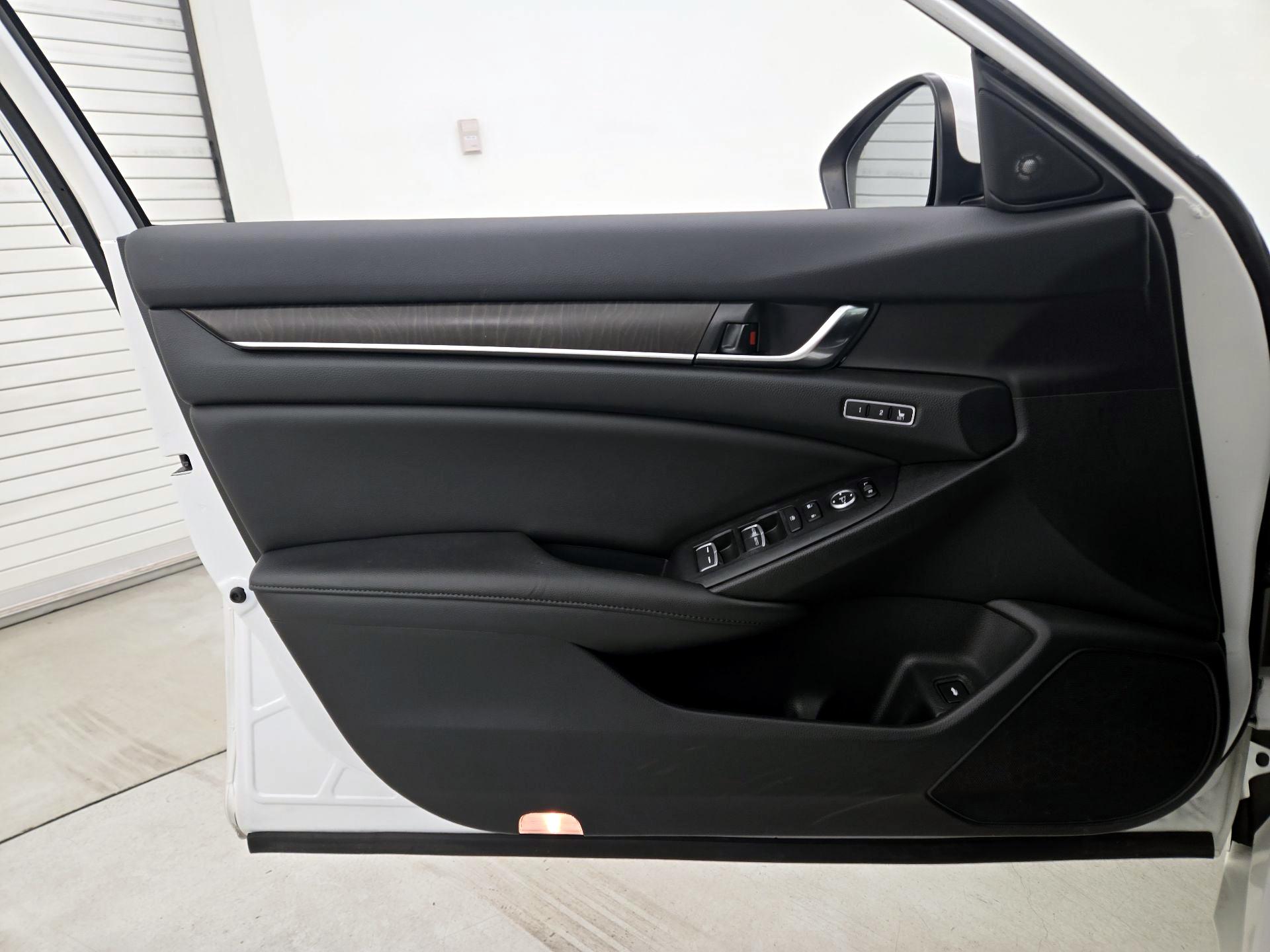 Thumbnail: 2019 Honda Accord - 12