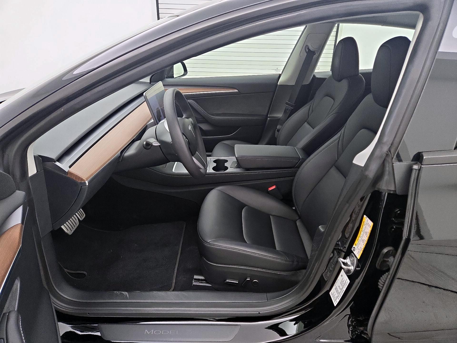 Thumbnail: 2023 Tesla Model 3 - 11