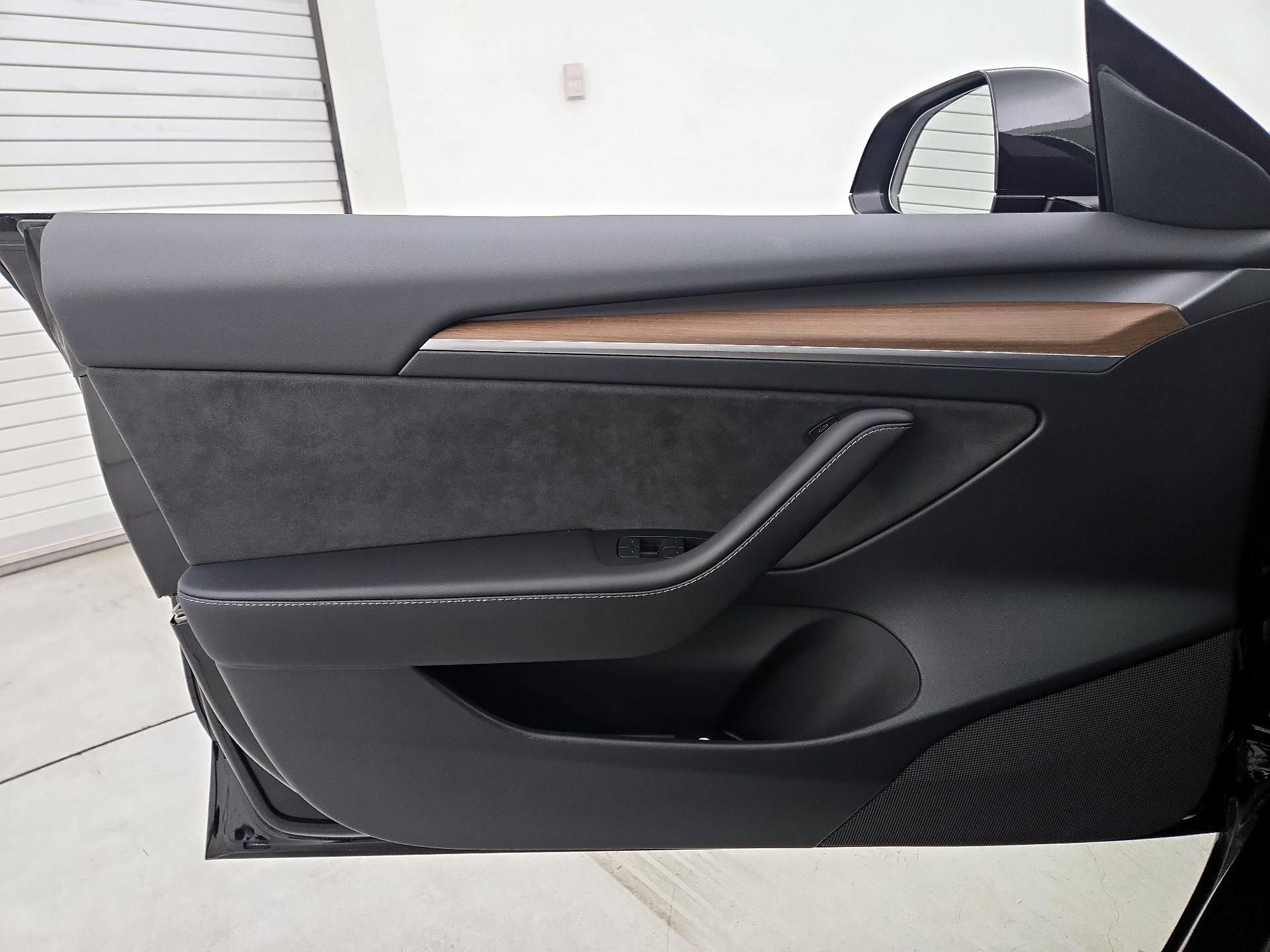 Thumbnail: 2023 Tesla Model 3 - 12