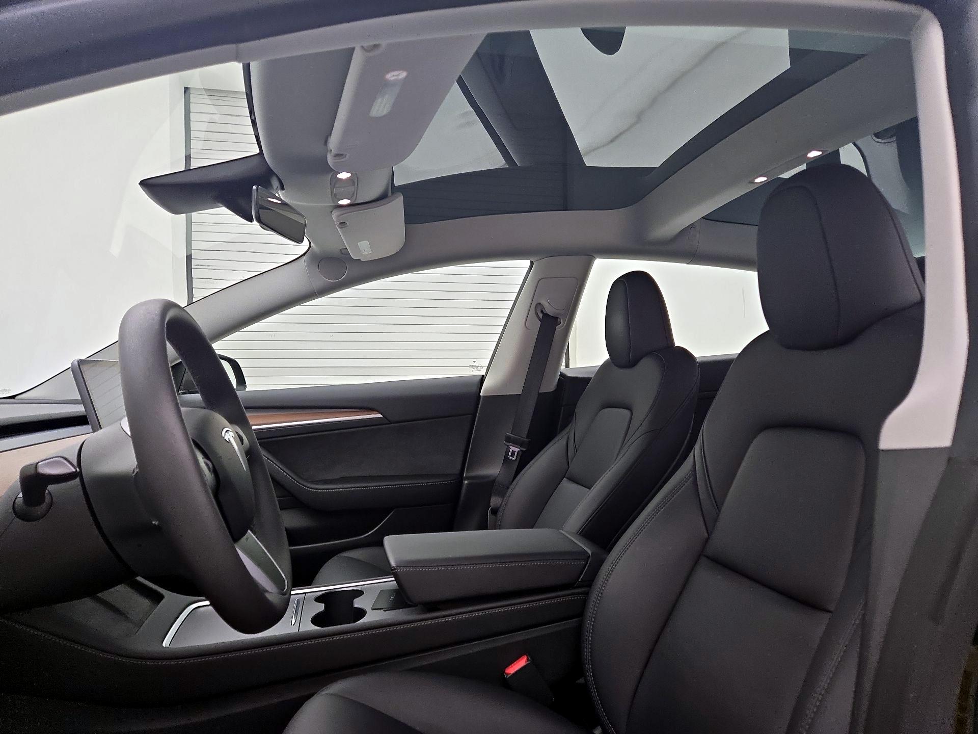 Thumbnail: 2023 Tesla Model 3 - 18