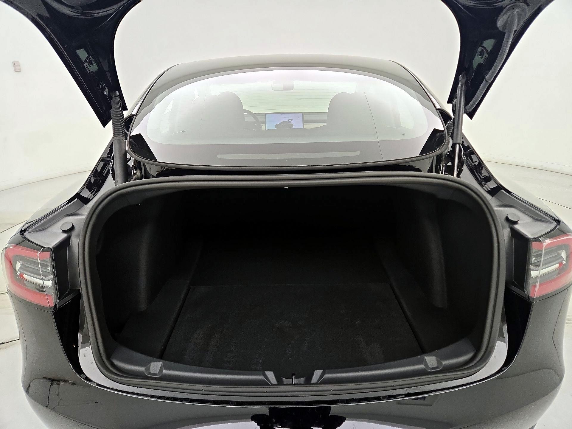 Thumbnail: 2023 Tesla Model 3 - 20