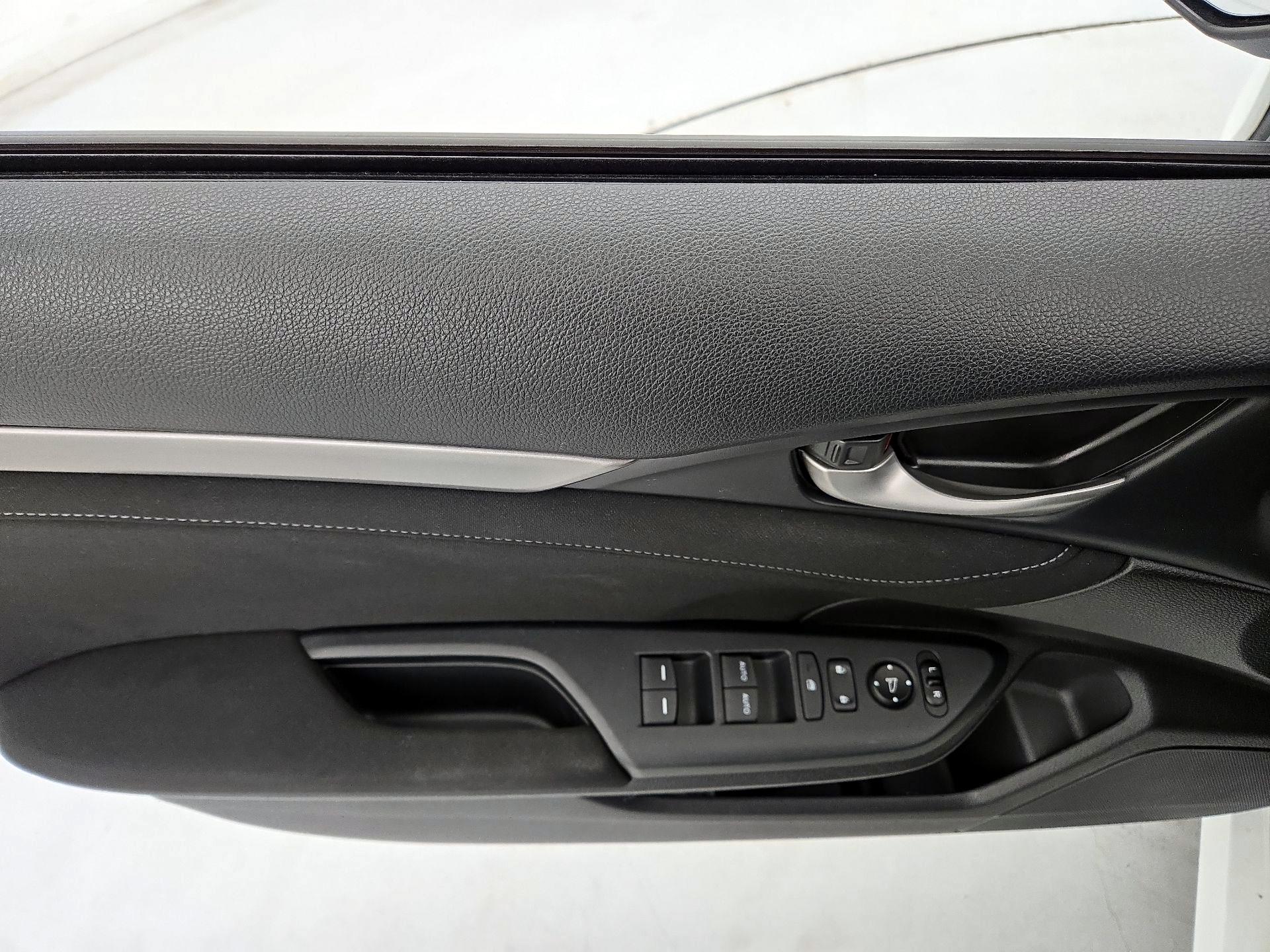 Thumbnail: 2019 Honda Civic - 12