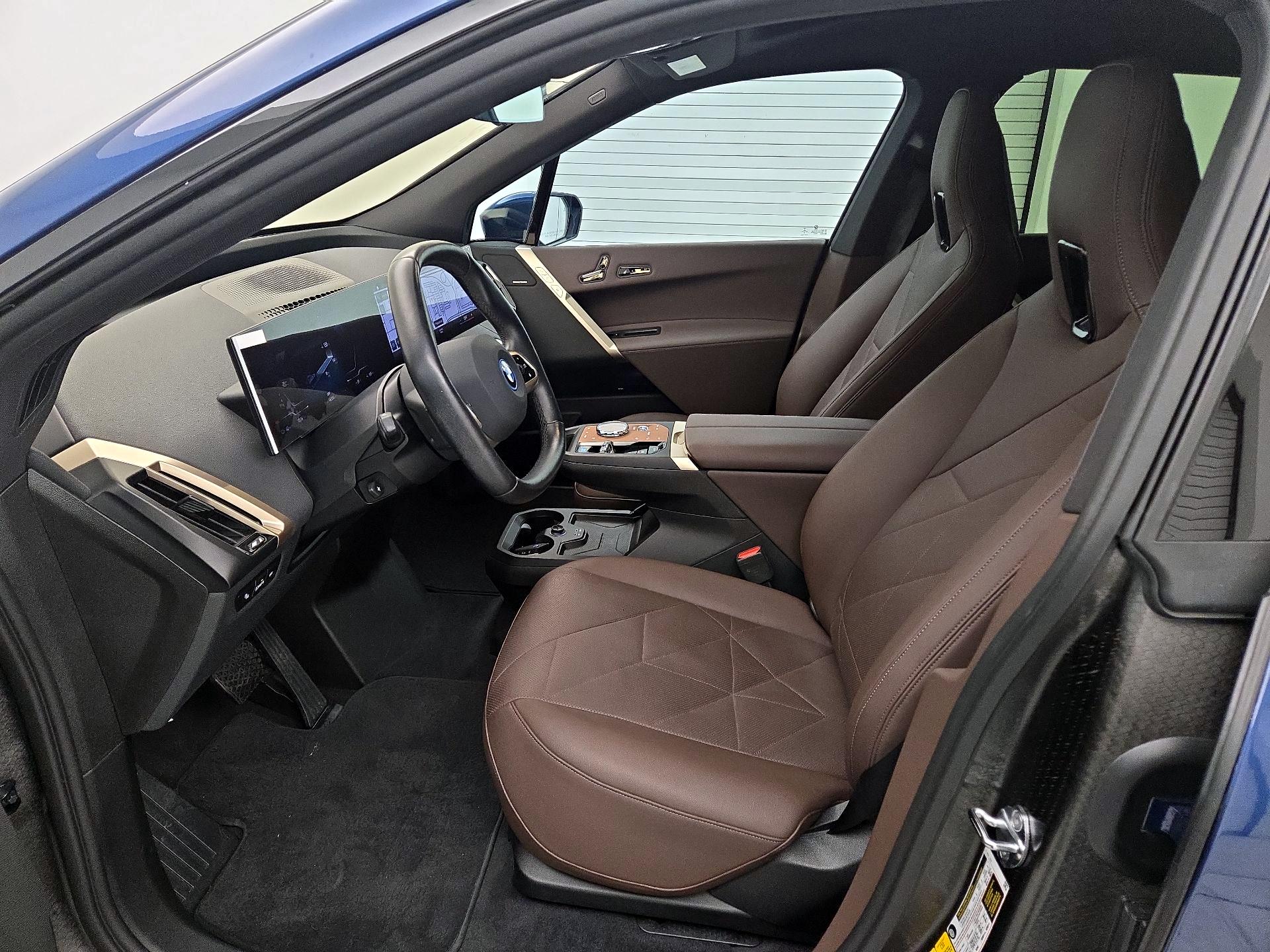 Thumbnail: 2023 BMW iX - 11