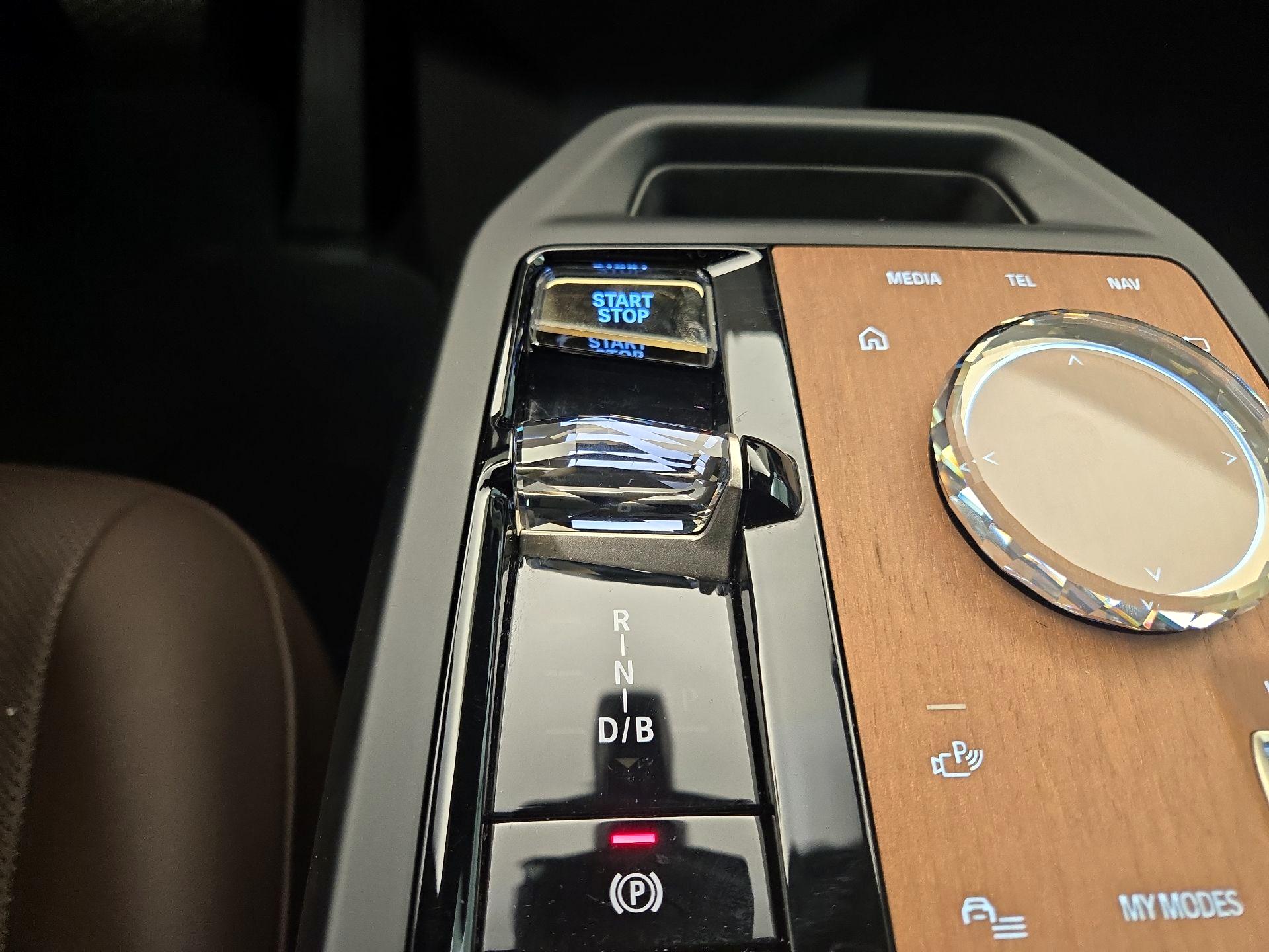 Thumbnail: 2023 BMW iX - 18