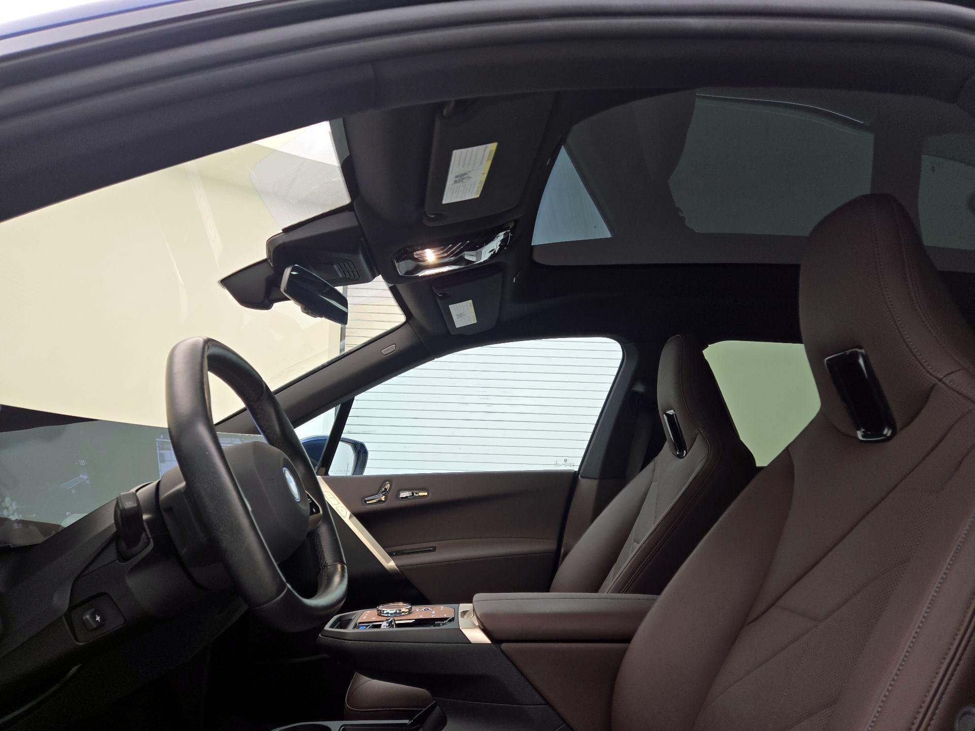 Thumbnail: 2023 BMW iX - 20