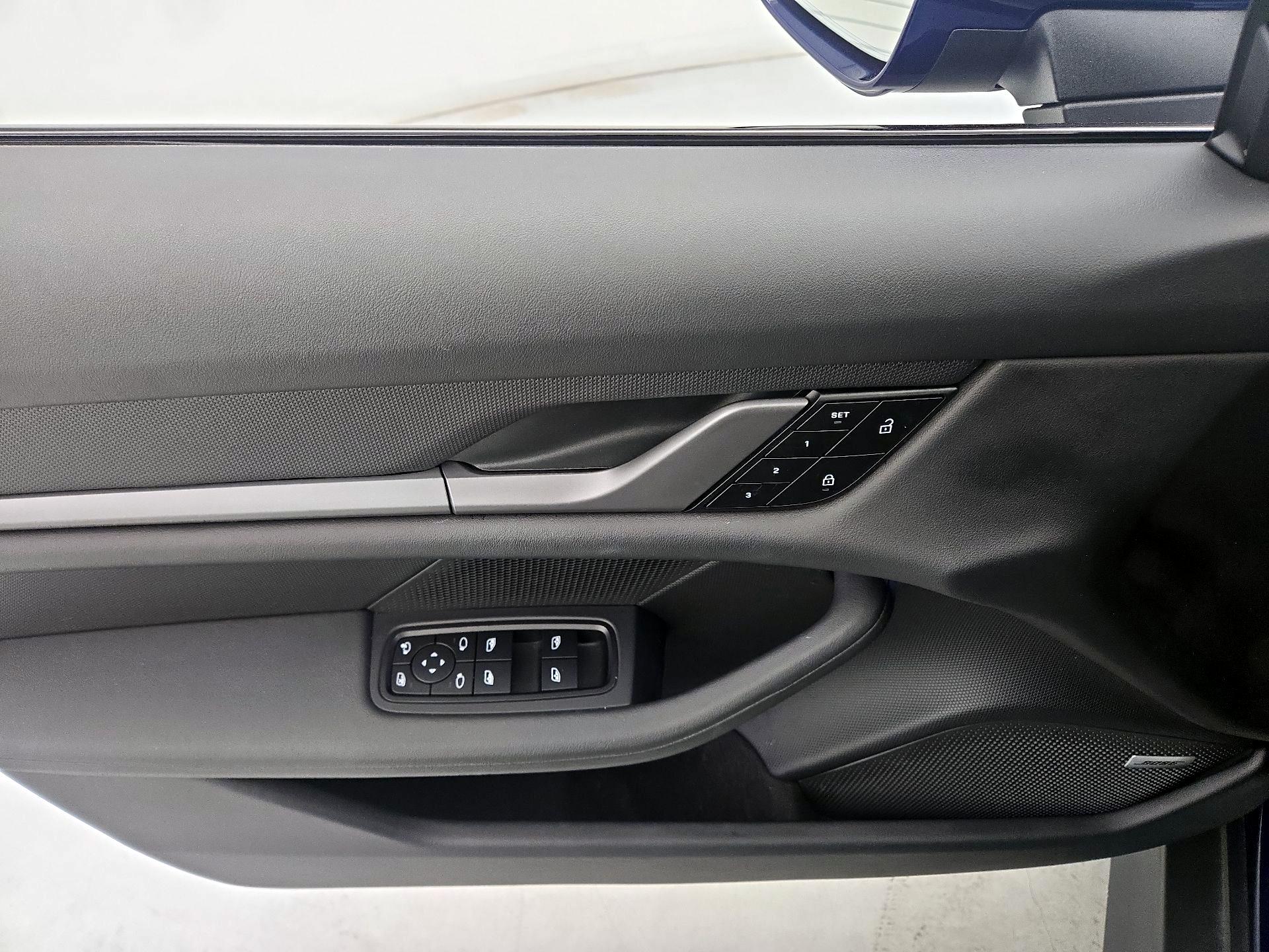 Thumbnail: 2023 Porsche Taycan - 12