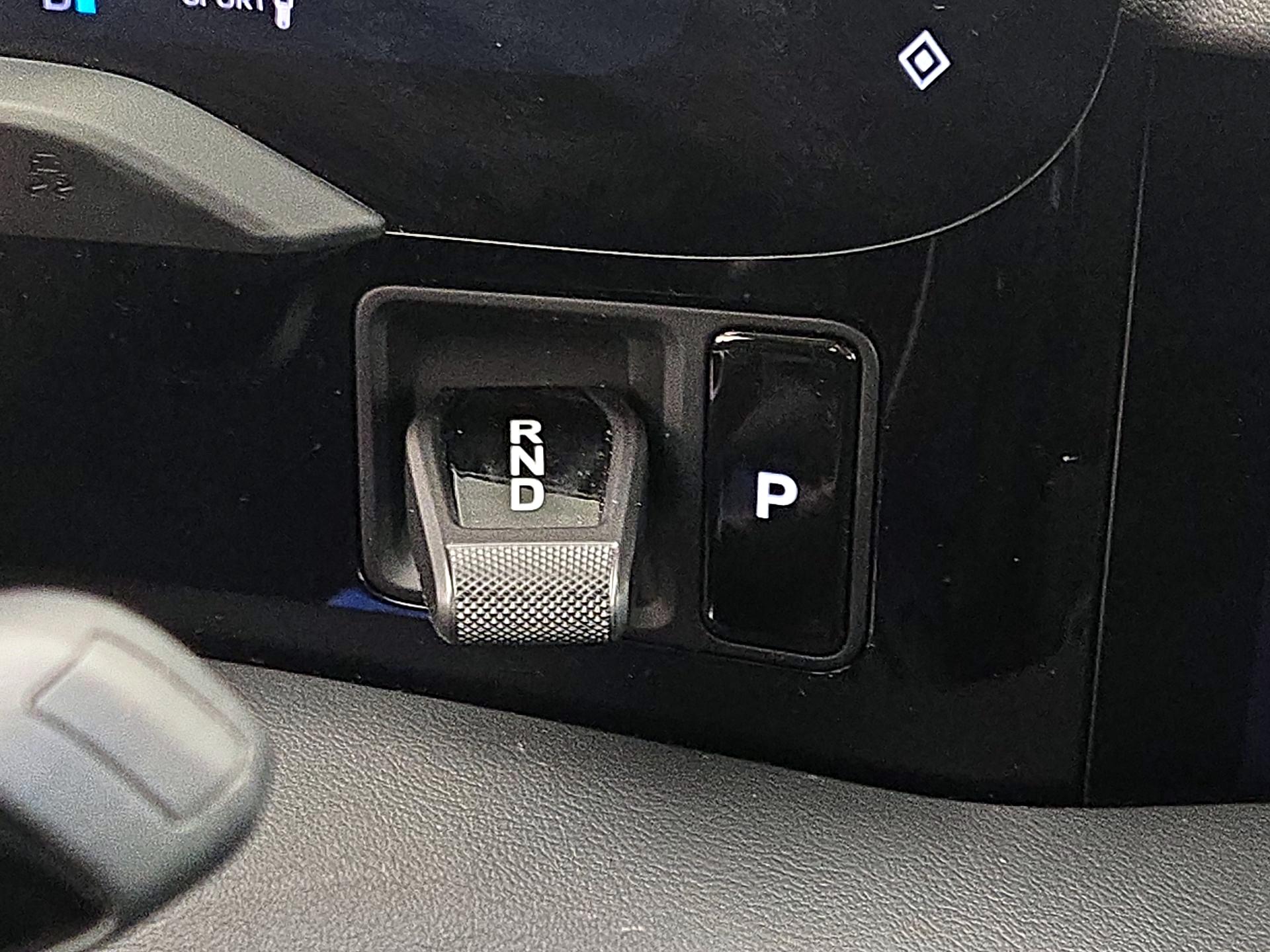 Thumbnail: 2023 Porsche Taycan - 18