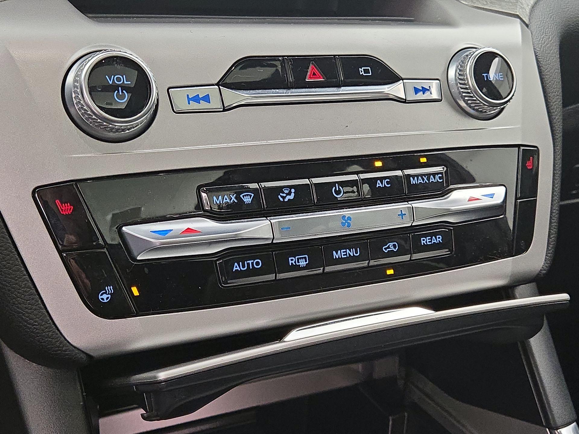 Thumbnail: 2022 Ford Explorer - 17